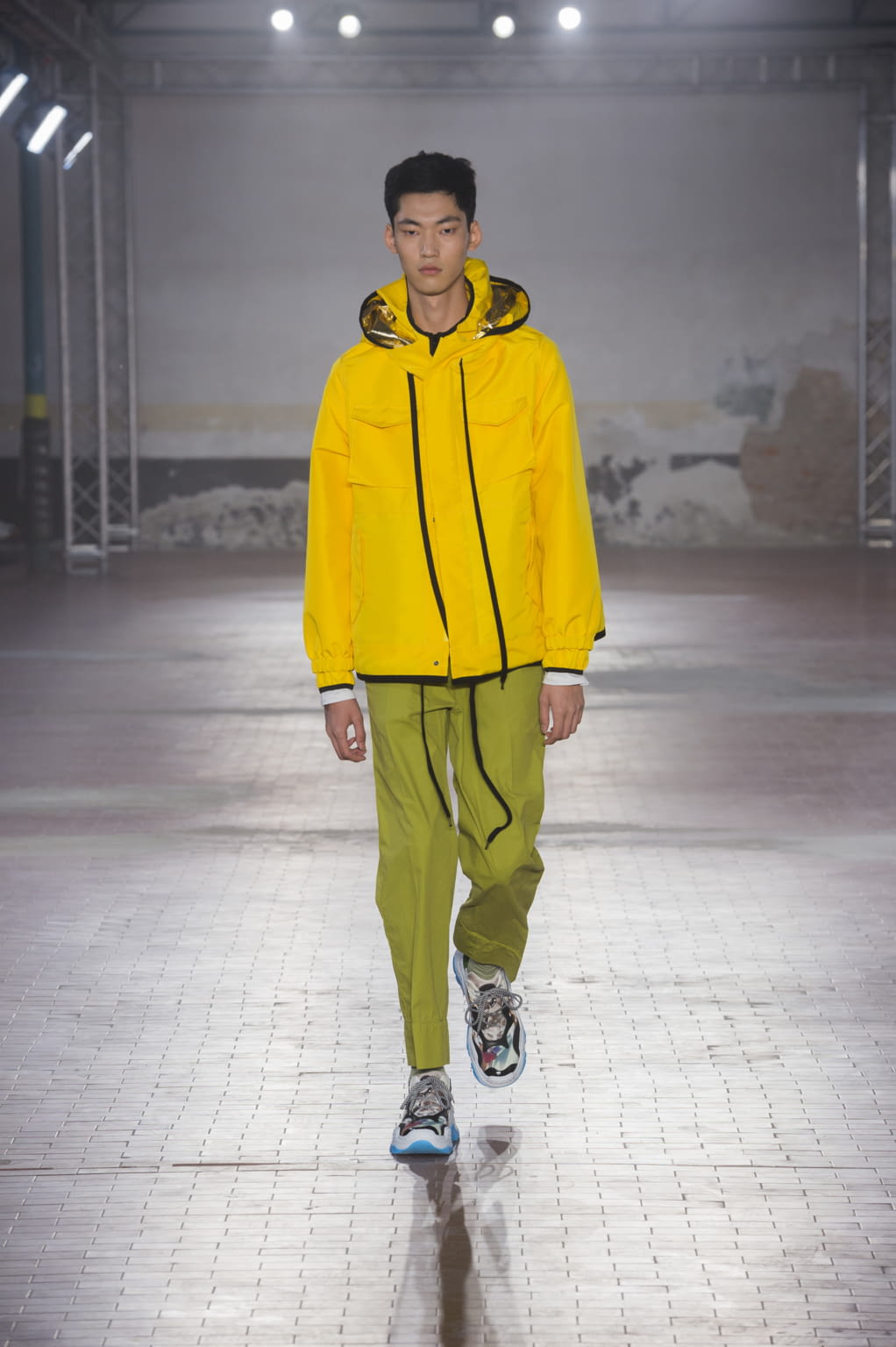 Fashion Week Milan Spring/Summer 2018 look 31 from the N°21 collection menswear