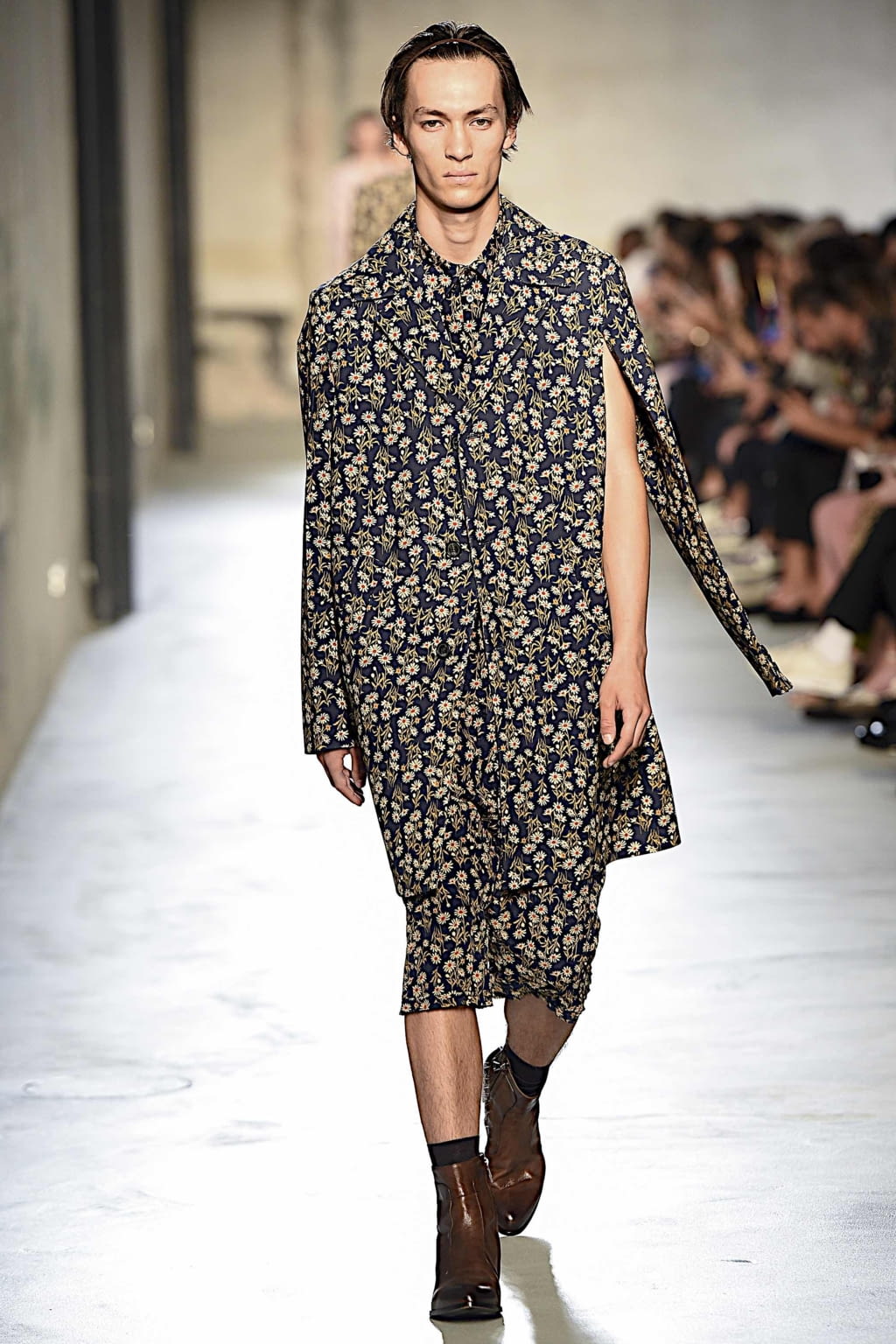 Fashion Week Milan Spring/Summer 2020 look 4 from the N°21 collection womenswear