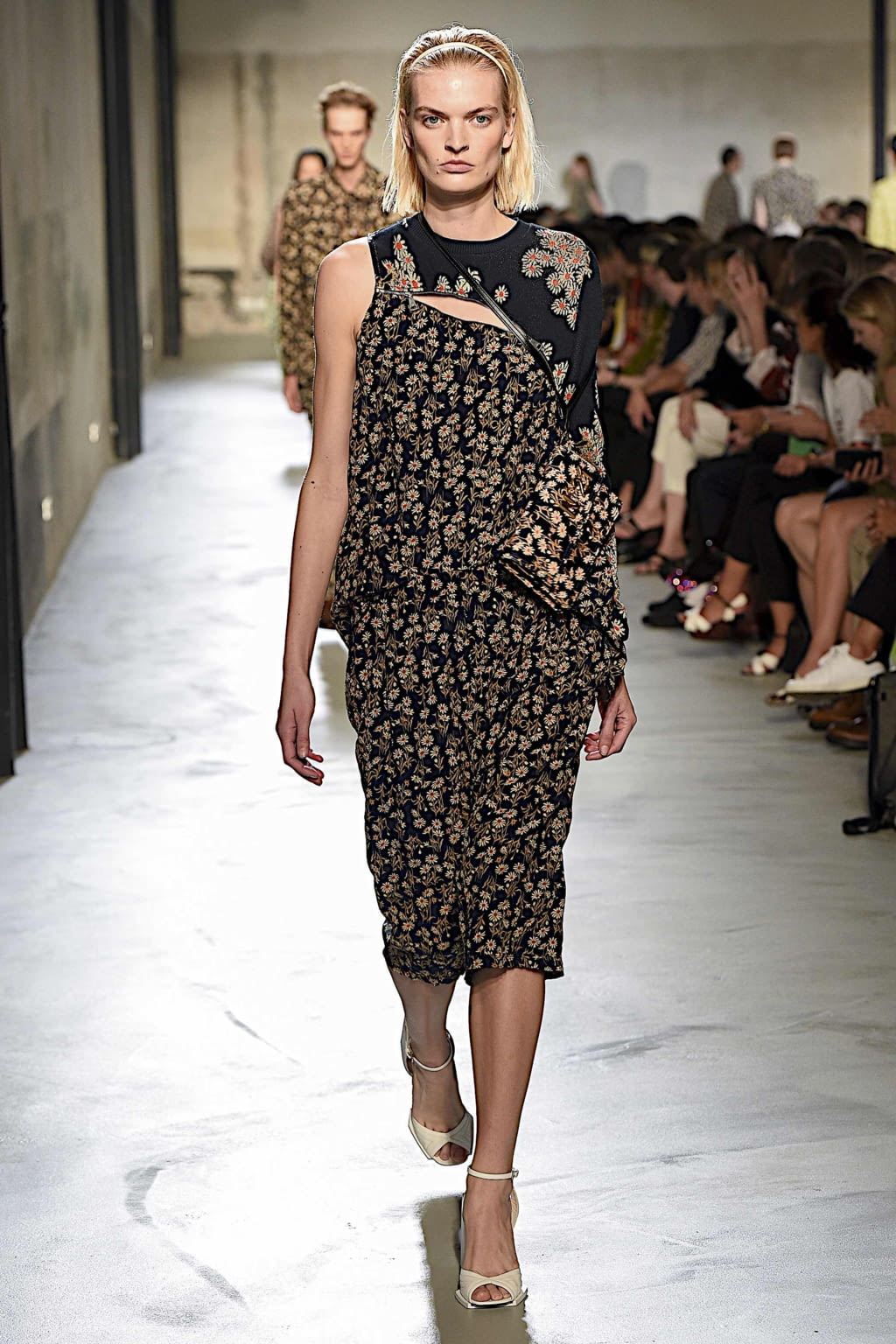 Fashion Week Milan Spring/Summer 2020 look 9 de la collection N°21 womenswear