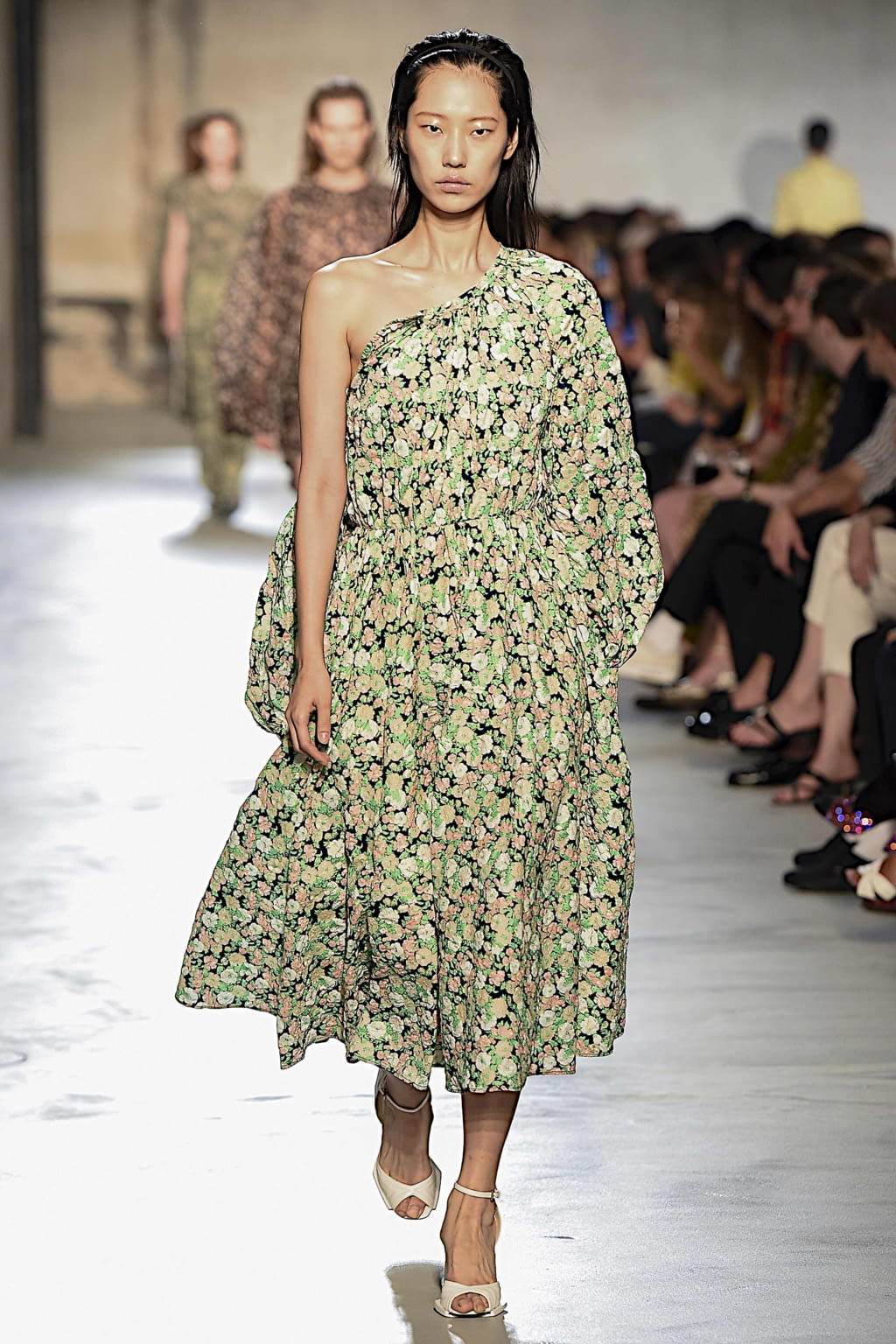 Fashion Week Milan Spring/Summer 2020 look 11 from the N°21 collection womenswear