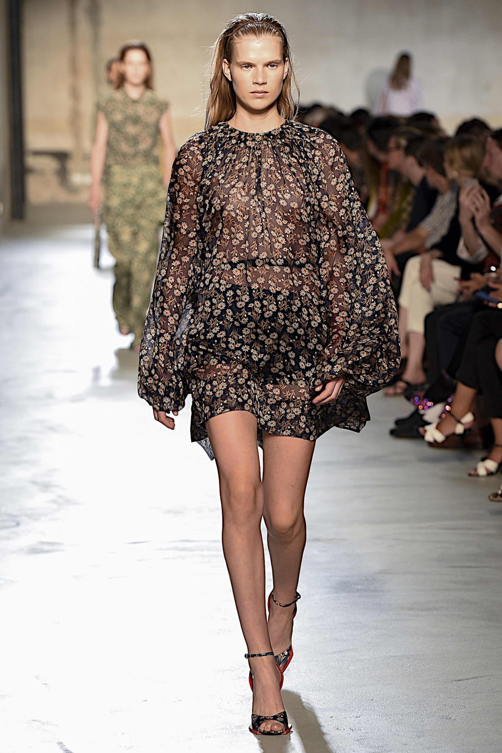 Fashion Week Milan Spring/Summer 2020 look 12 de la collection N°21 womenswear