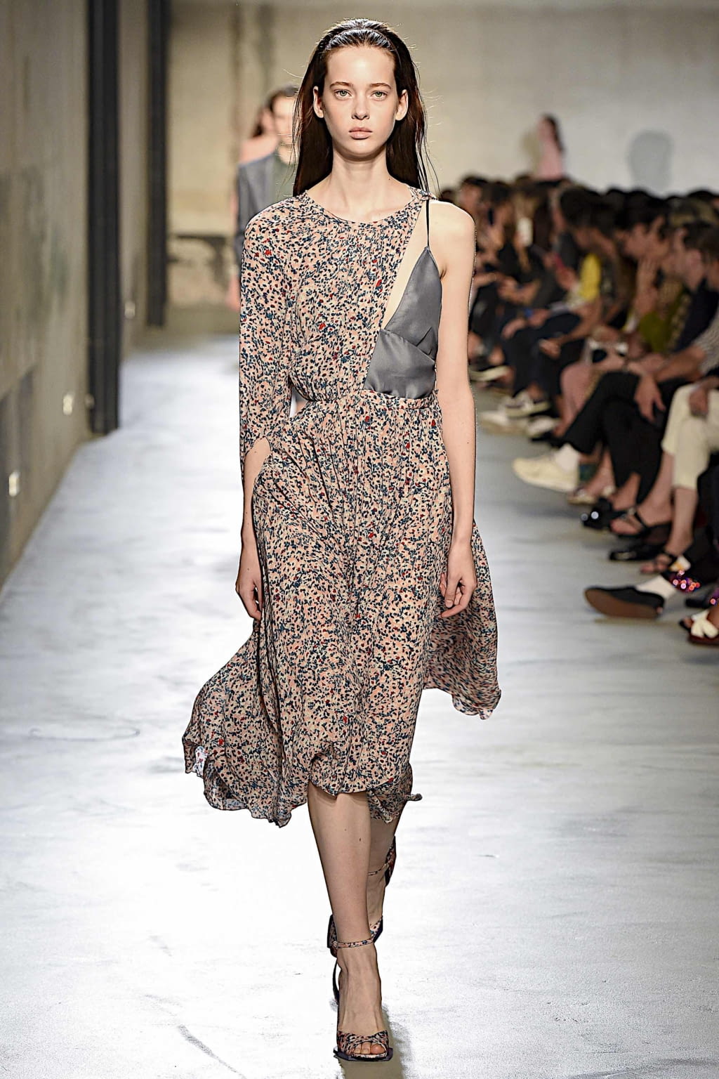 Fashion Week Milan Spring/Summer 2020 look 18 de la collection N°21 womenswear