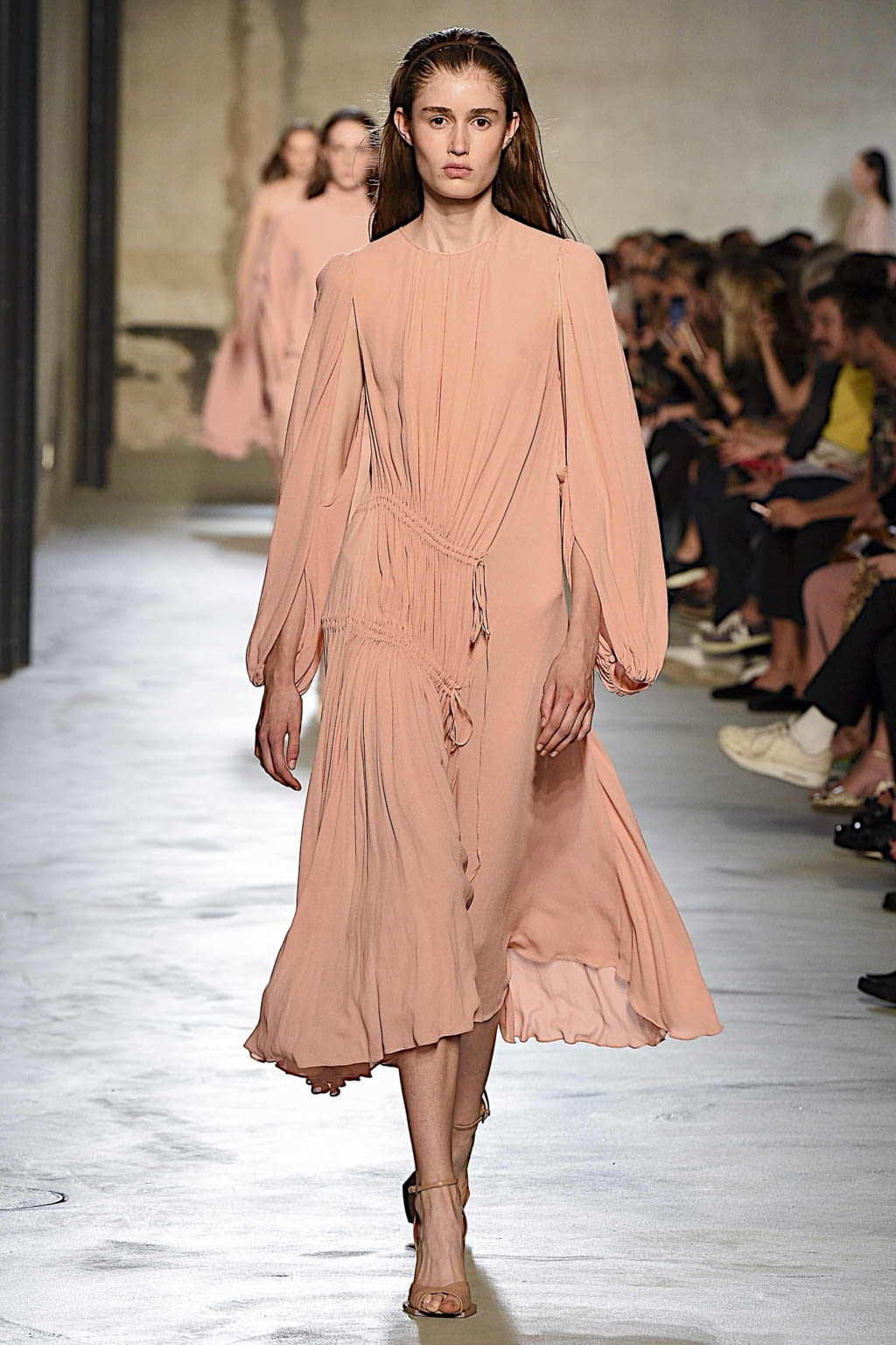 Fashion Week Milan Spring/Summer 2020 look 20 from the N°21 collection womenswear