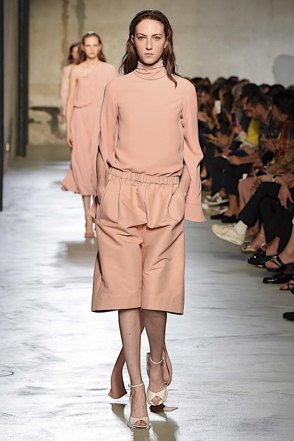 Fashion Week Milan Spring/Summer 2020 look 21 de la collection N°21 womenswear