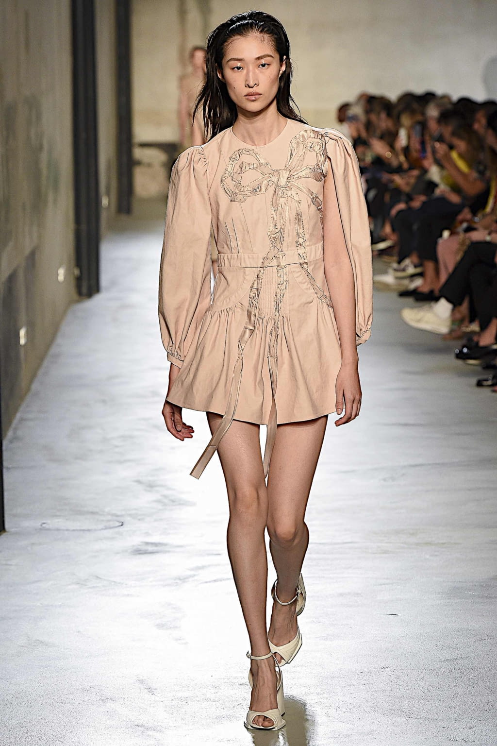 Fashion Week Milan Spring/Summer 2020 look 23 from the N°21 collection womenswear