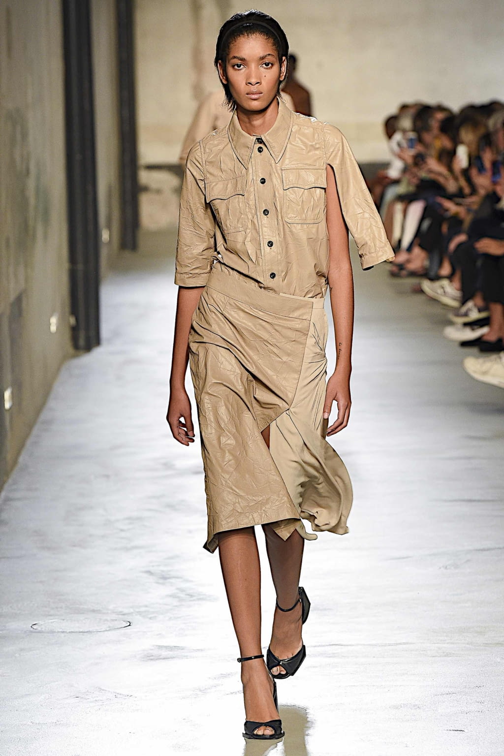 Fashion Week Milan Spring/Summer 2020 look 27 from the N°21 collection womenswear