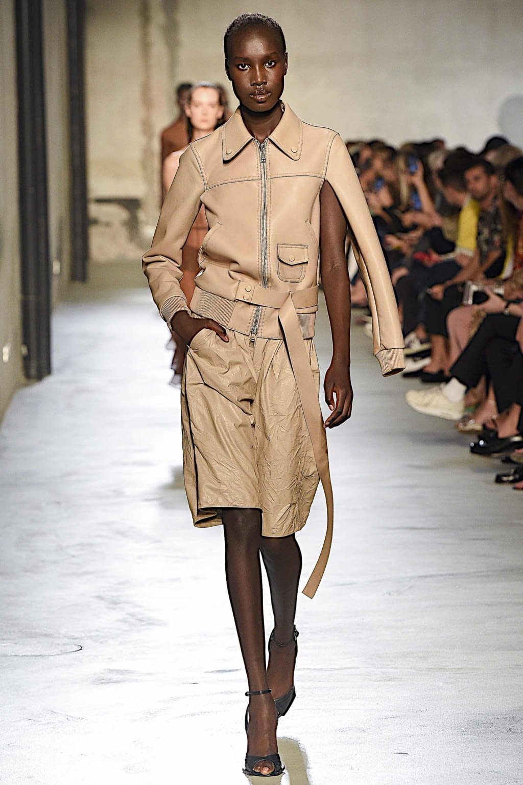 Fashion Week Milan Spring/Summer 2020 look 28 from the N°21 collection womenswear