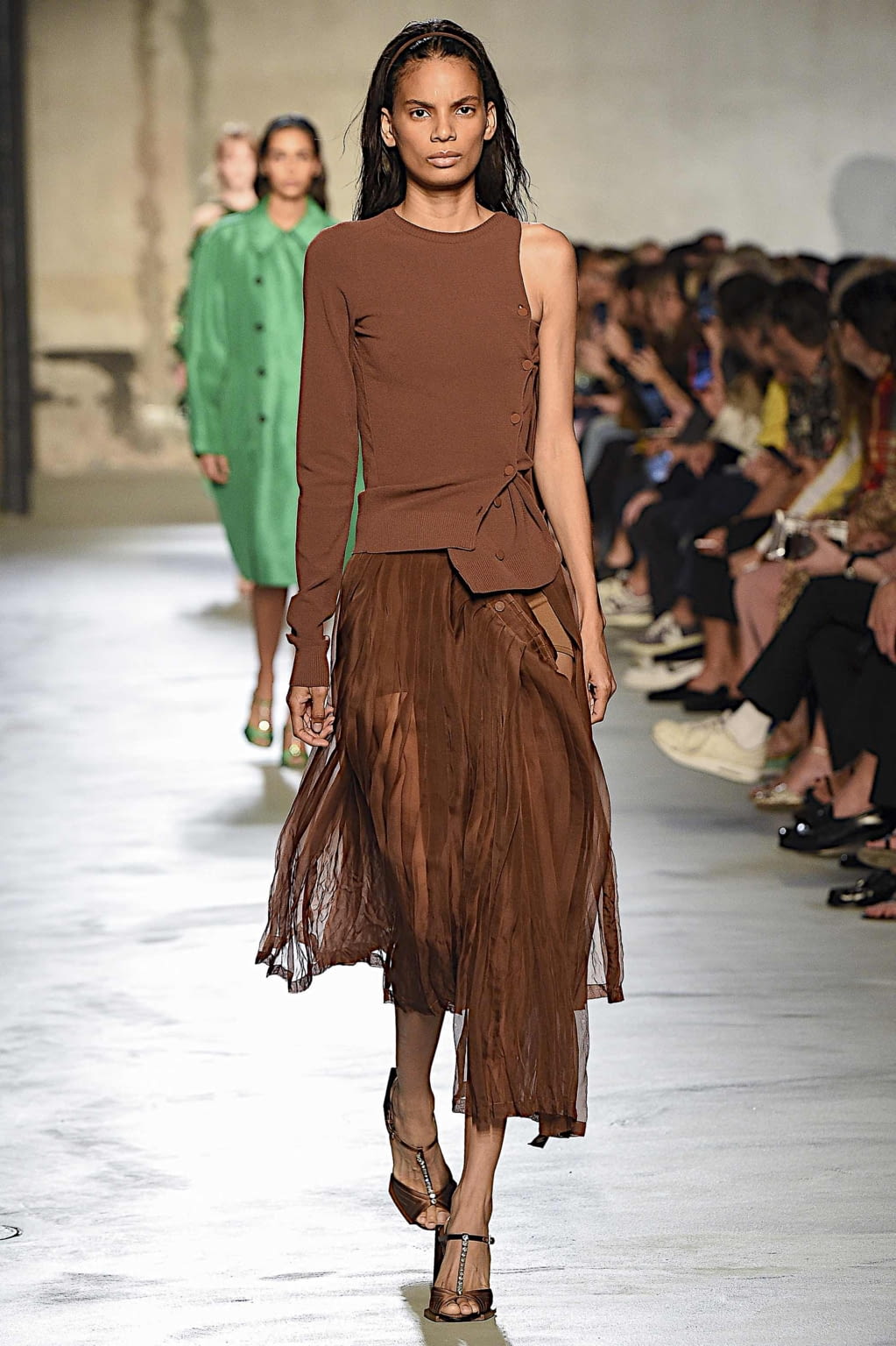 Fashion Week Milan Spring/Summer 2020 look 31 from the N°21 collection womenswear