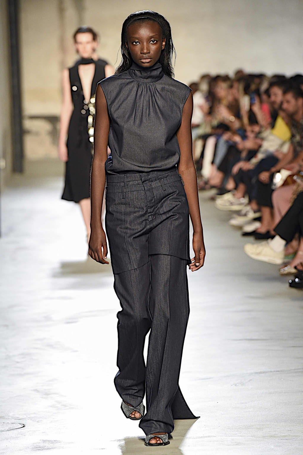 Fashion Week Milan Spring/Summer 2020 look 43 from the N°21 collection womenswear