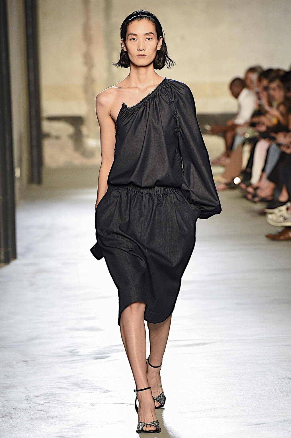 Fashion Week Milan Spring/Summer 2020 look 50 from the N°21 collection 女装