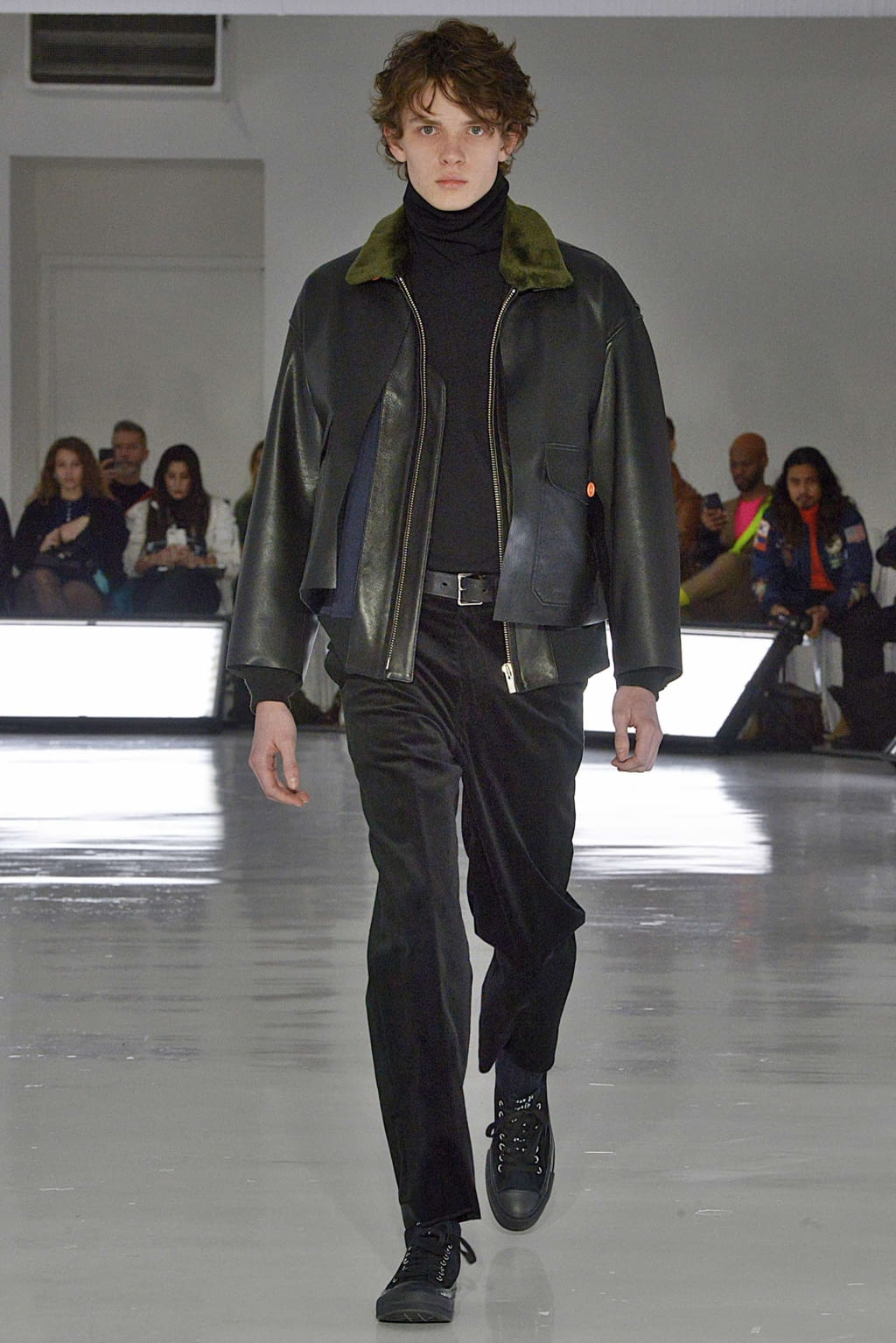 Fashion Week New York Fall/Winter 2019 look 1 from the N.Hoolywood collection 男装