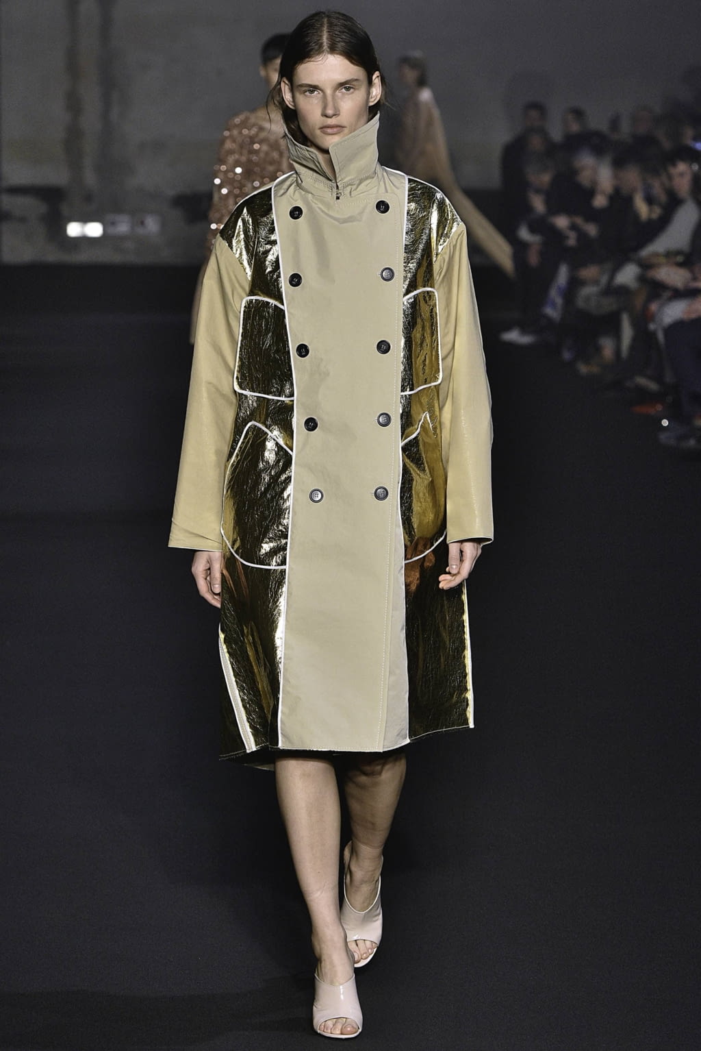 Fashion Week Milan Fall/Winter 2019 look 3 from the N°21 collection womenswear