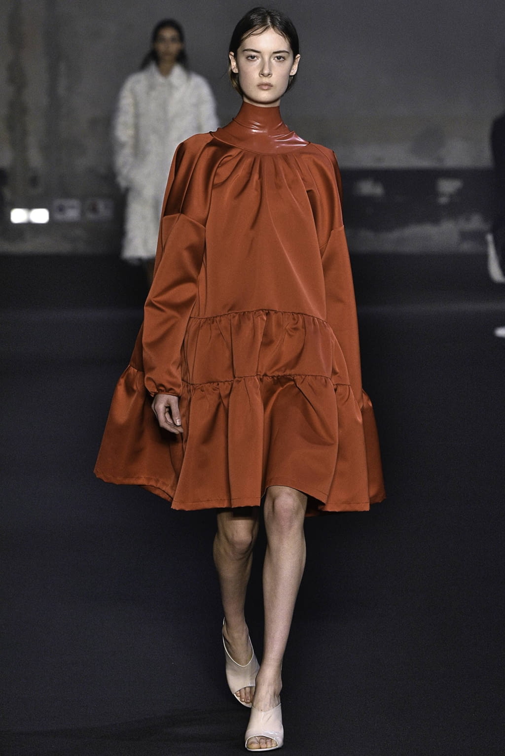 Fashion Week Milan Fall/Winter 2019 look 15 from the N°21 collection 女装