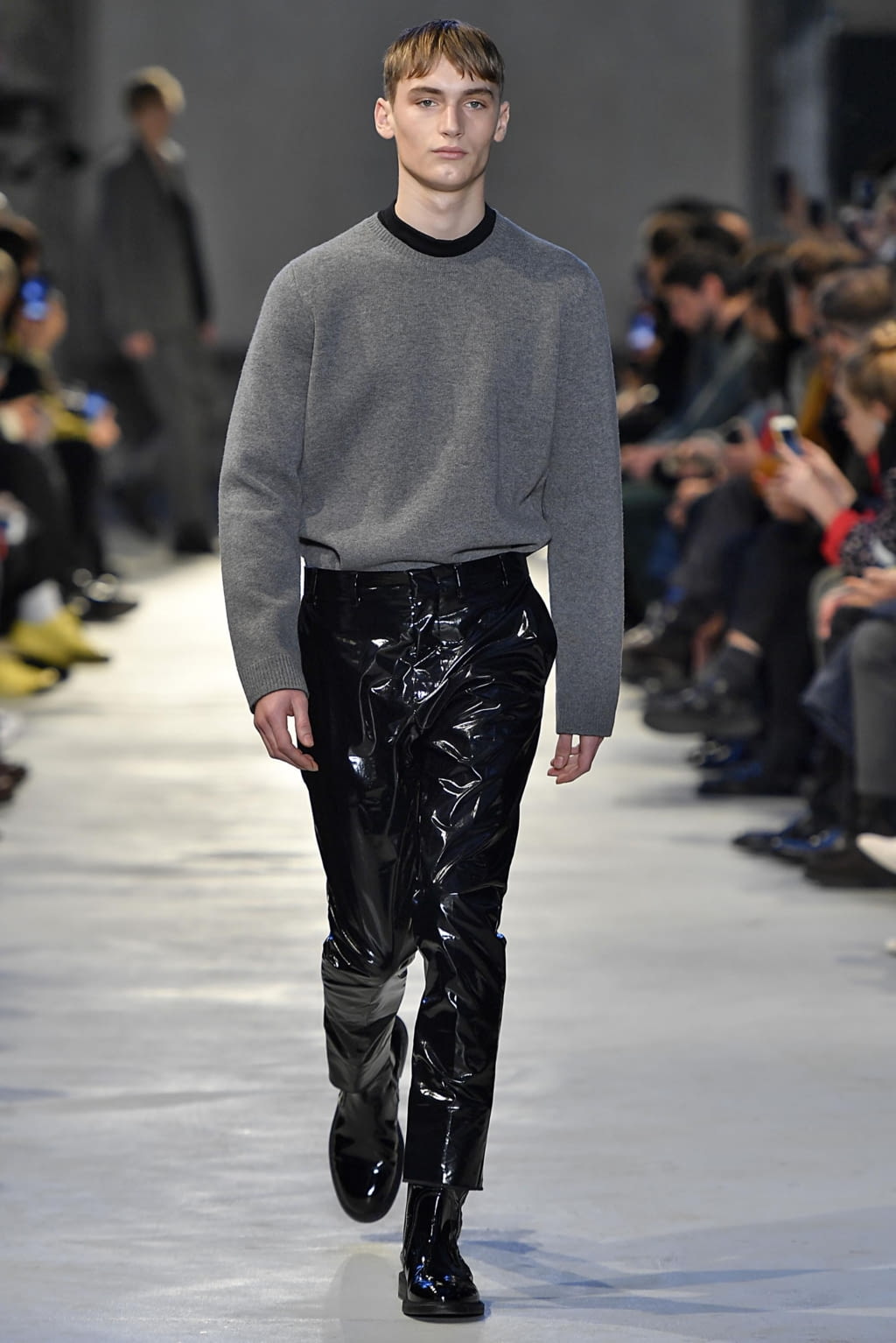 Fashion Week Milan Fall/Winter 2019 look 3 de la collection N°21 menswear