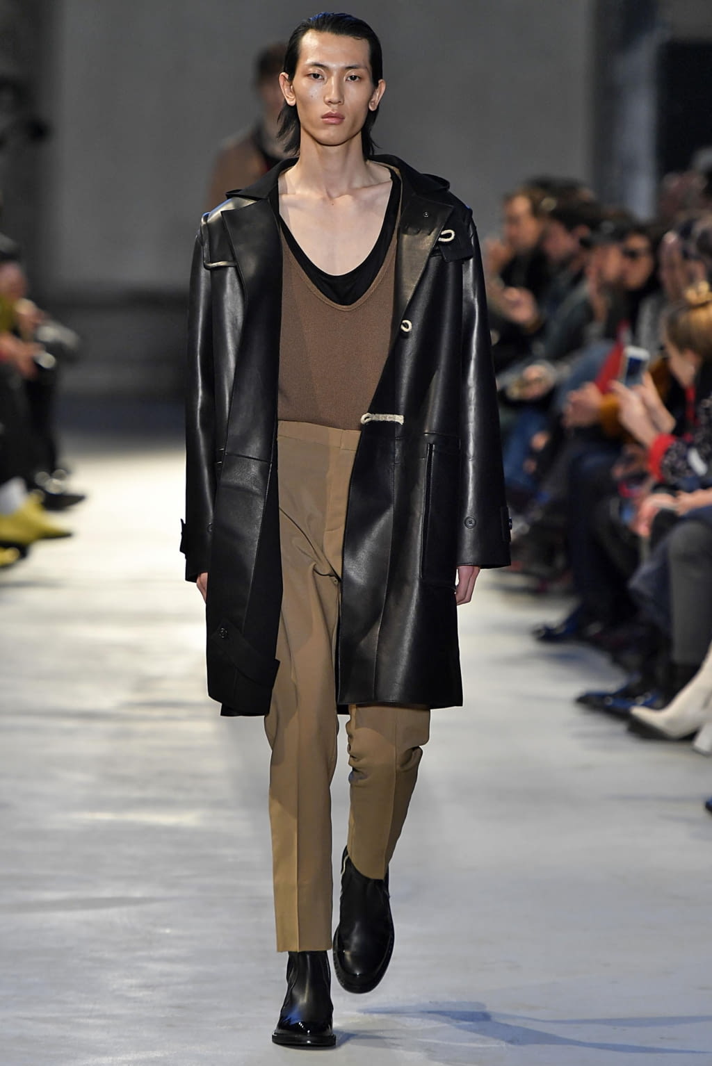 Fashion Week Milan Fall/Winter 2019 look 13 de la collection N°21 menswear