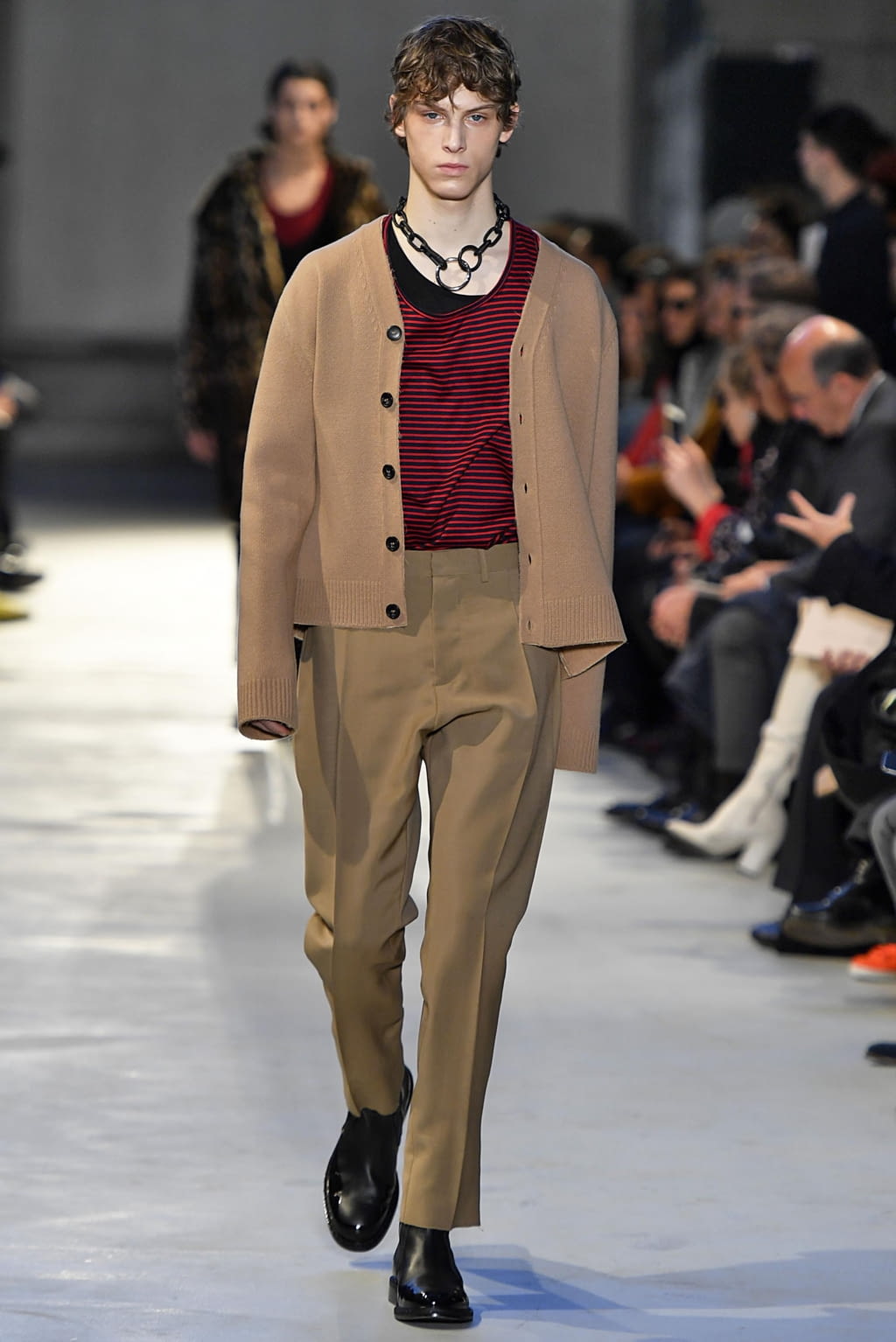 Fashion Week Milan Fall/Winter 2019 look 14 from the N°21 collection 男装