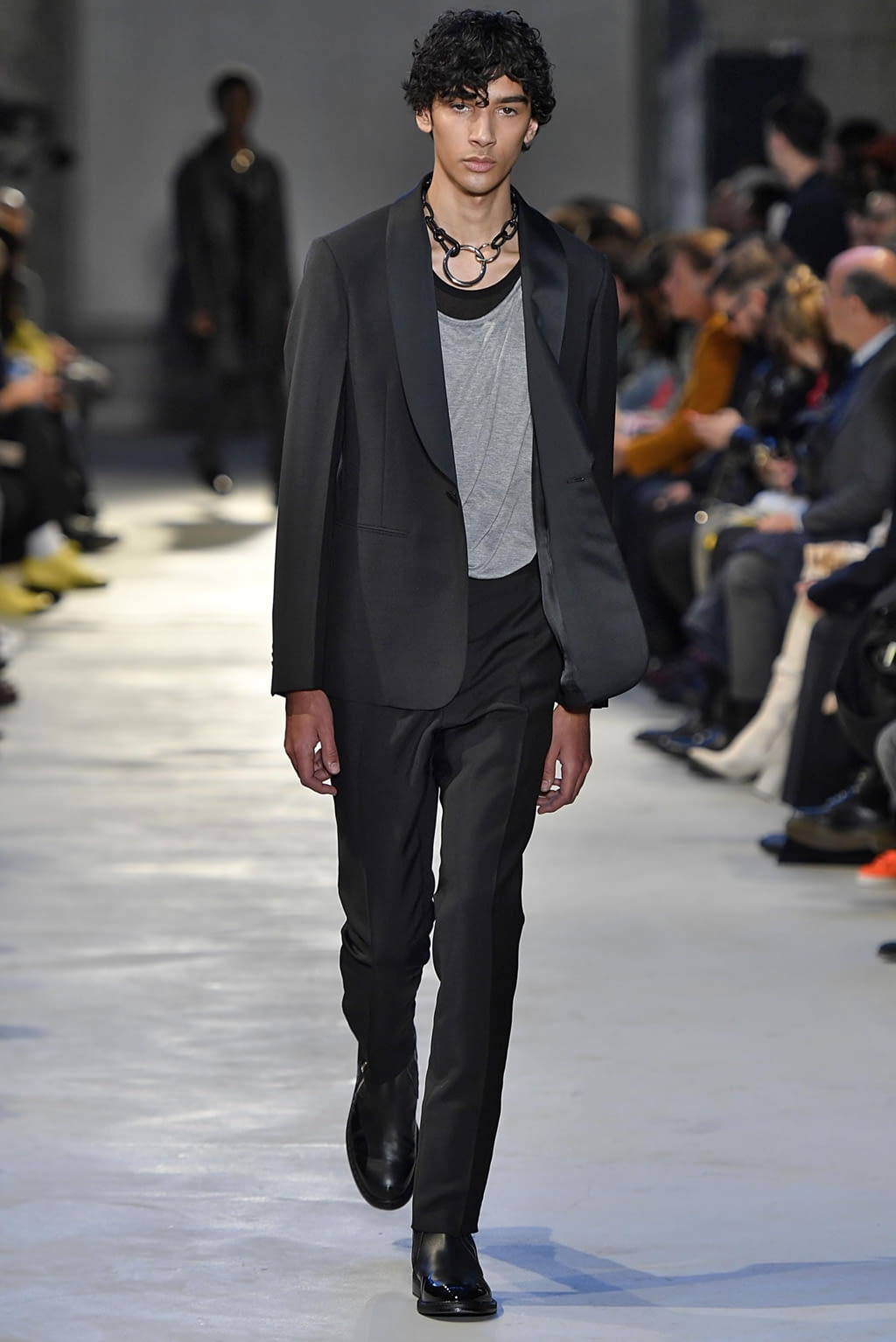 Fashion Week Milan Fall/Winter 2019 look 29 from the N°21 collection menswear