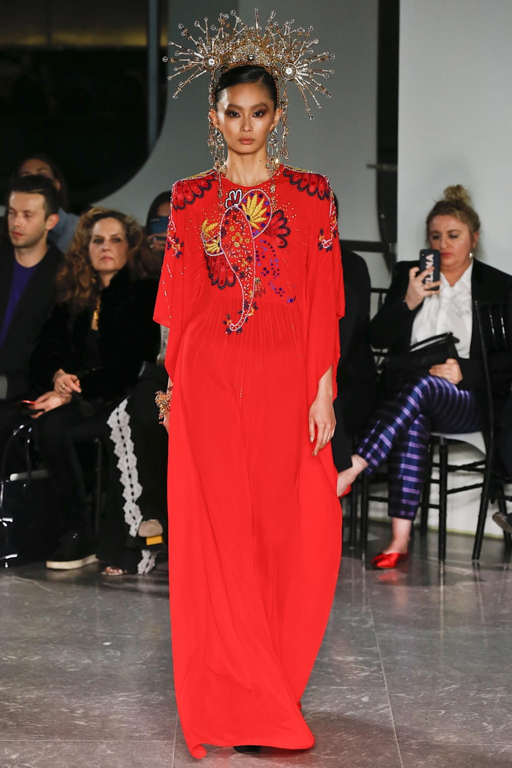 Fashion Week New York Fall/Winter 2020 look 19 from the Naeem Khan collection 女装