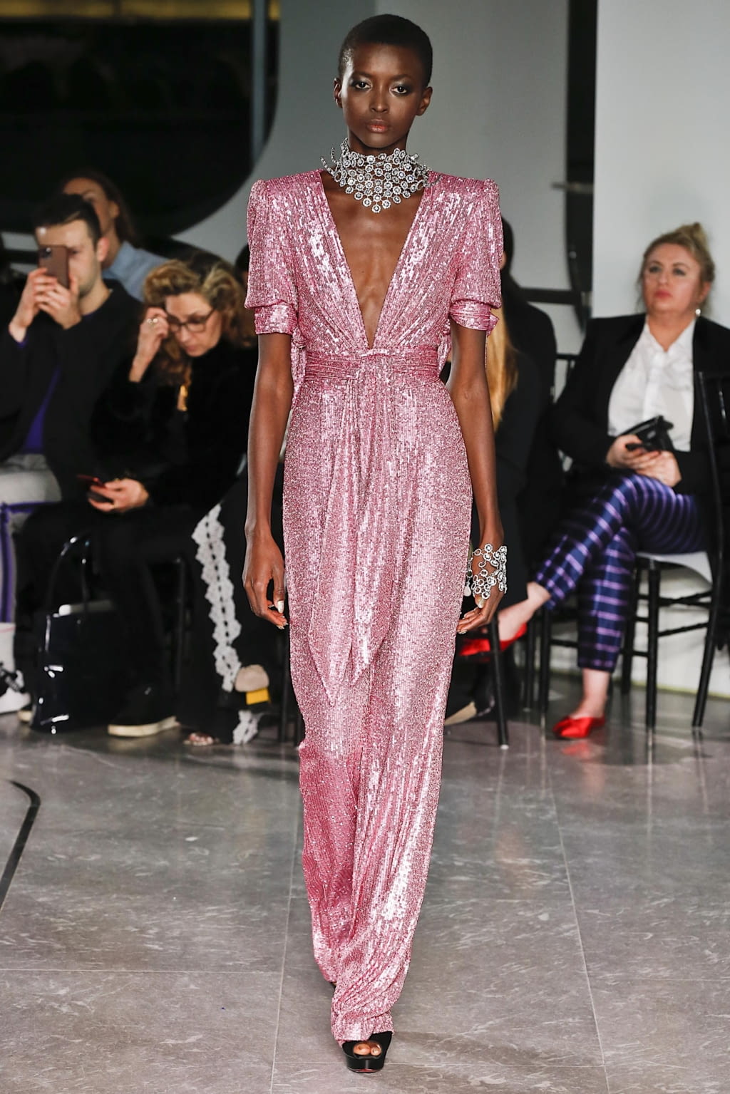 Fashion Week New York Fall/Winter 2020 look 22 from the Naeem Khan collection 女装