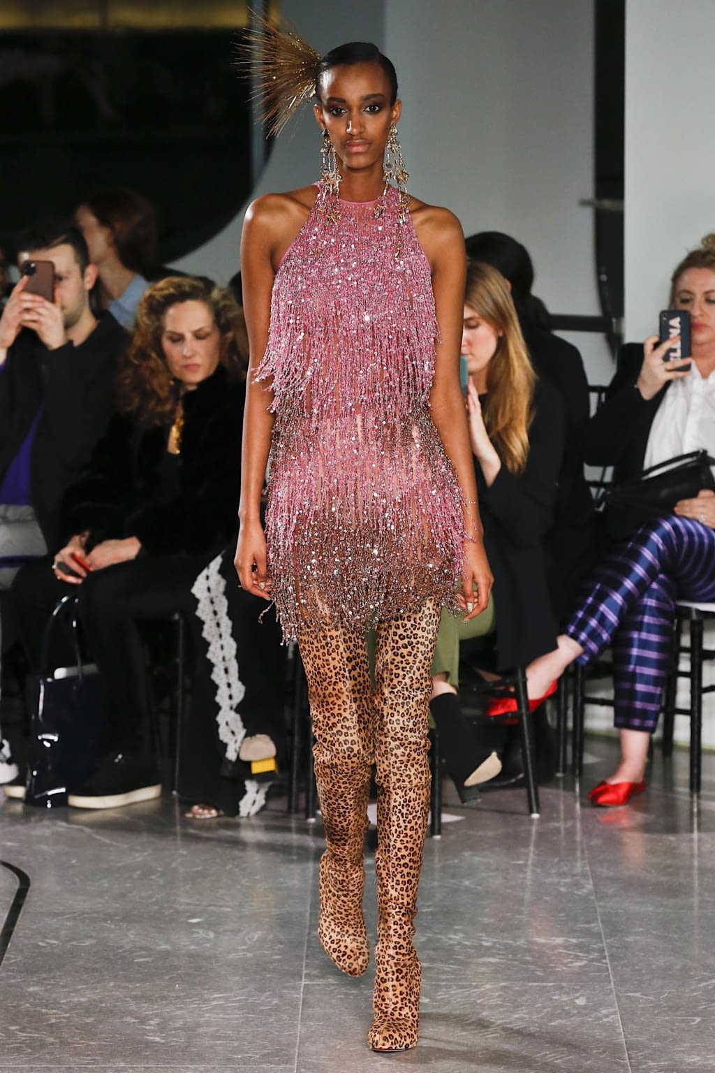 Fashion Week New York Fall/Winter 2020 look 24 from the Naeem Khan collection 女装