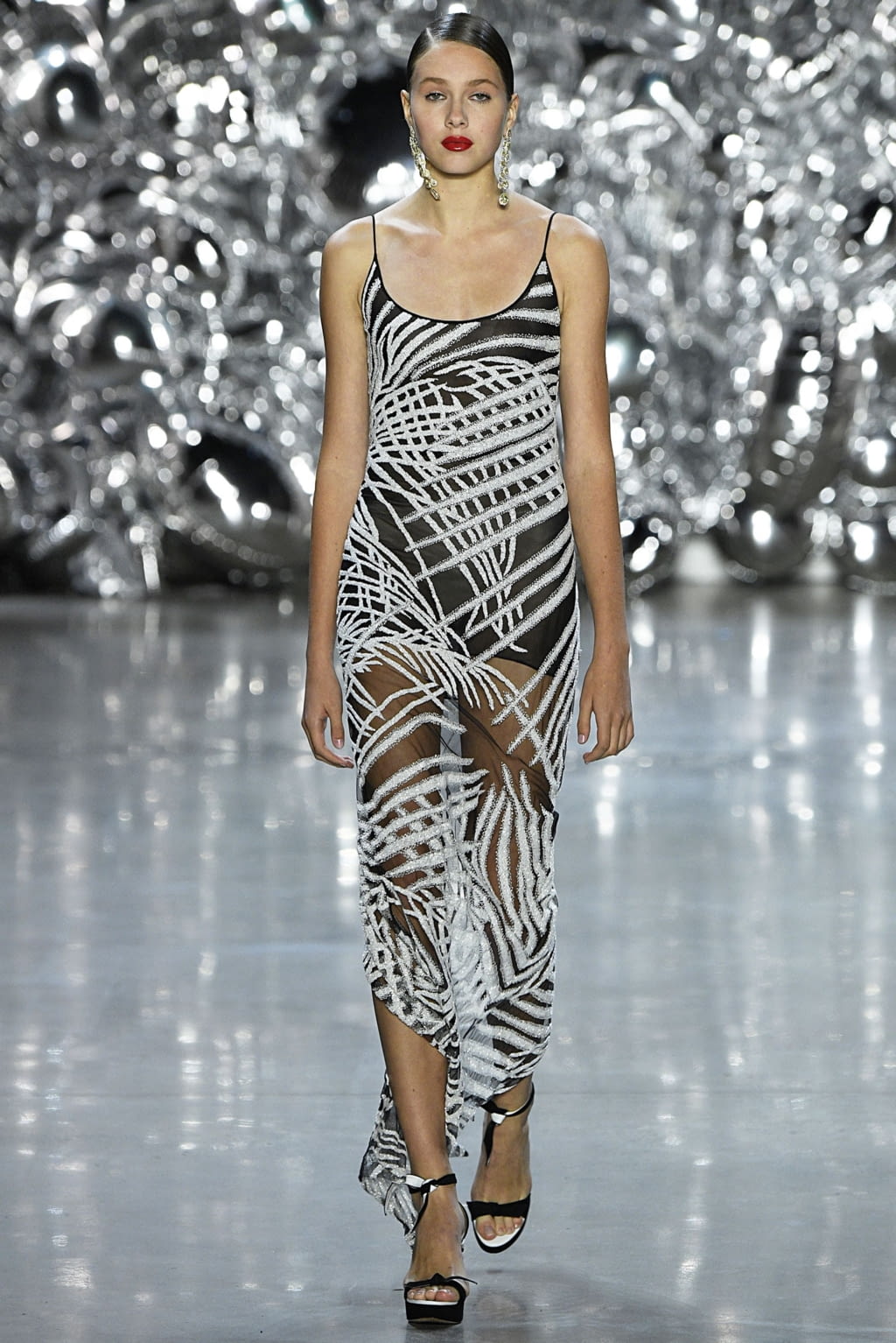 Fashion Week New York Spring/Summer 2019 look 13 from the Naeem Khan collection womenswear