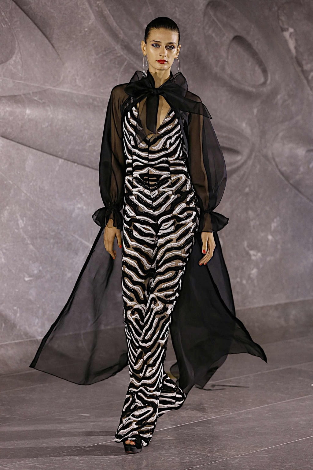 Fashion Week New York Spring/Summer 2020 look 6 from the Naeem Khan collection womenswear