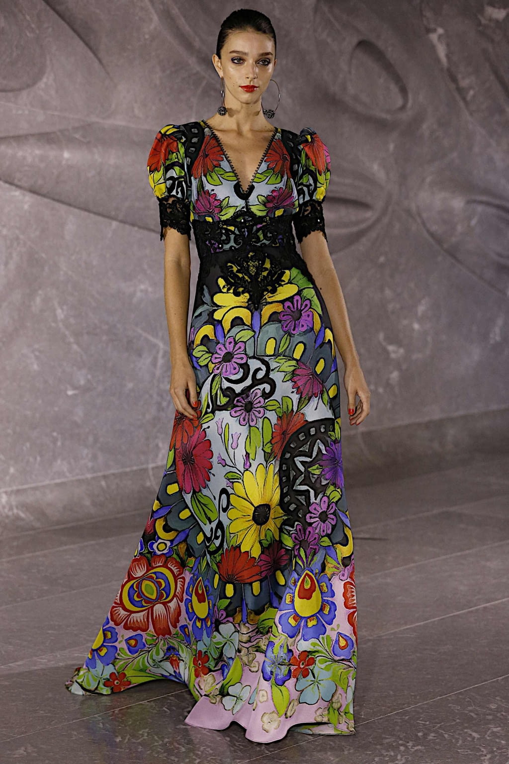 Fashion Week New York Spring/Summer 2020 look 9 from the Naeem Khan collection womenswear