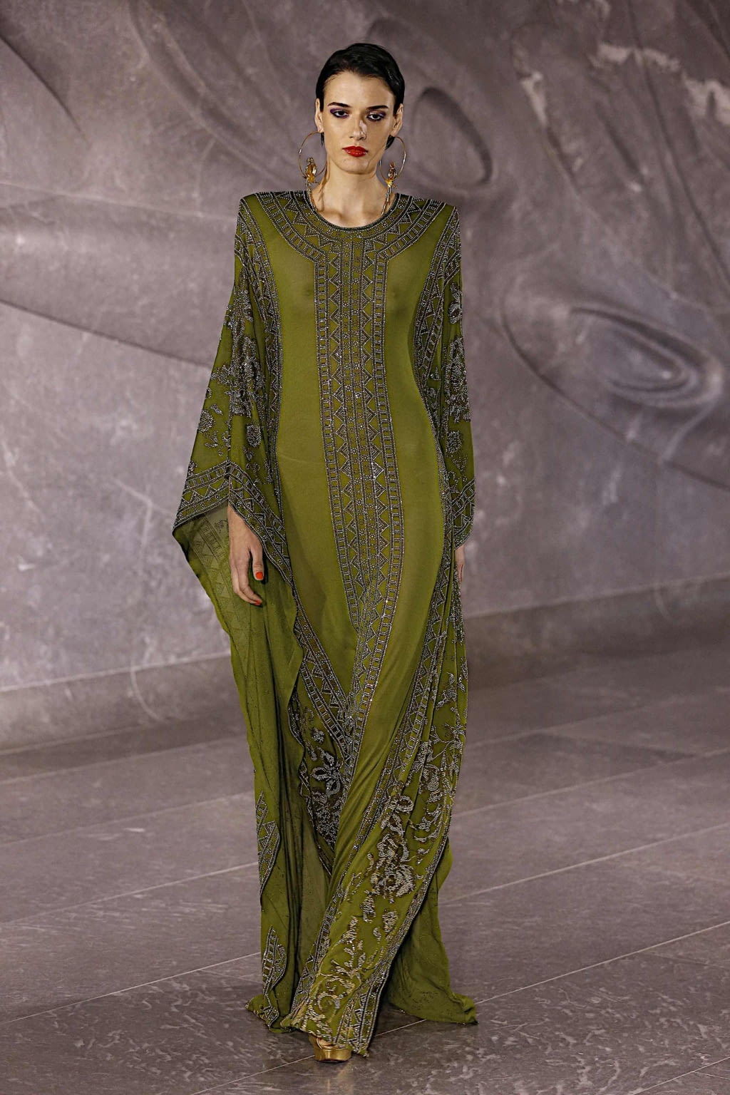 Fashion Week New York Spring/Summer 2020 look 29 from the Naeem Khan collection womenswear