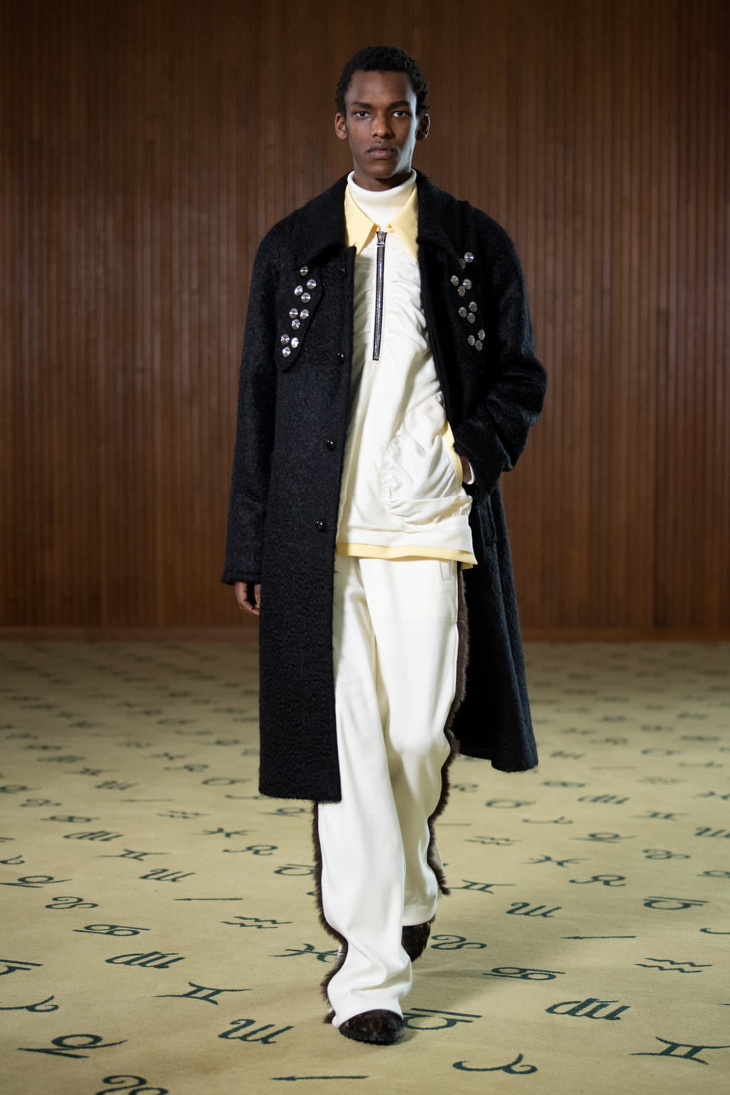Fashion Week Paris Fall/Winter 2022 look 2 from the Namacheko collection 男装