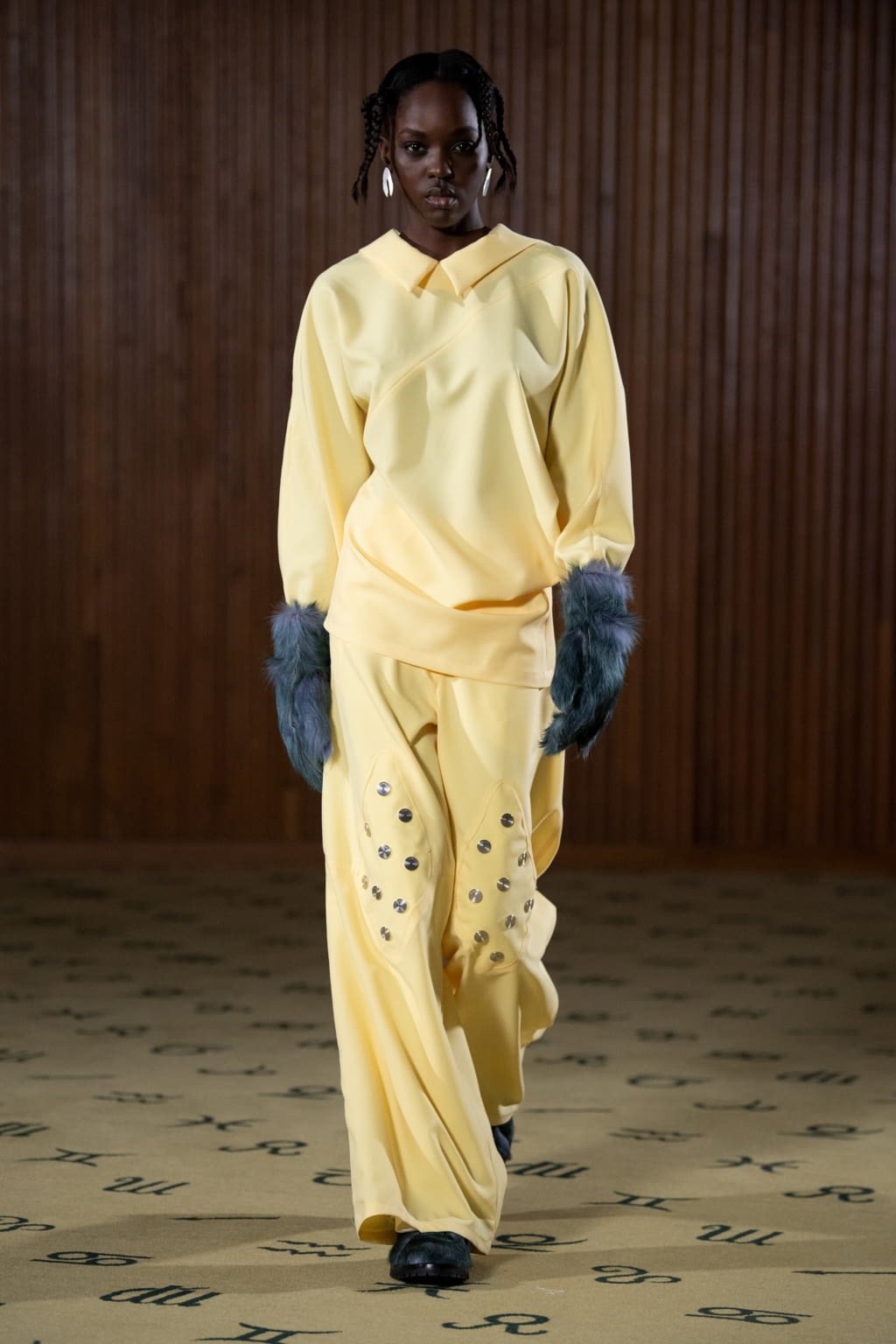 Fashion Week Paris Fall/Winter 2022 look 37 from the Namacheko collection menswear