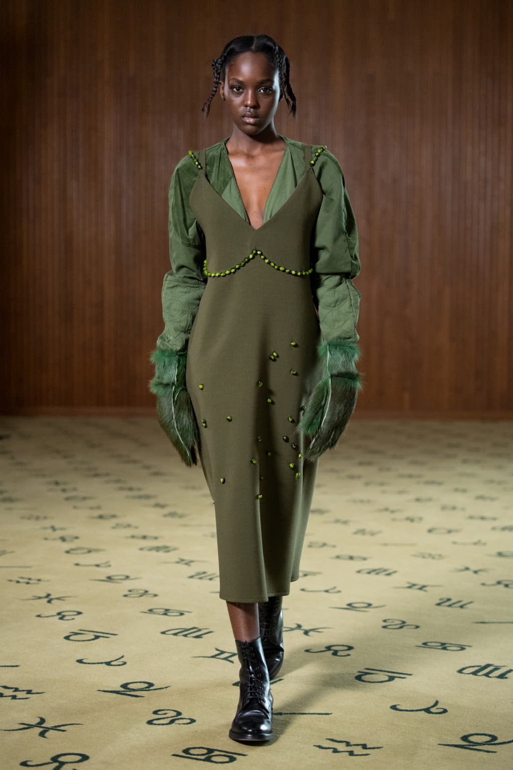 Fashion Week Paris Fall/Winter 2022 look 40 from the Namacheko collection menswear