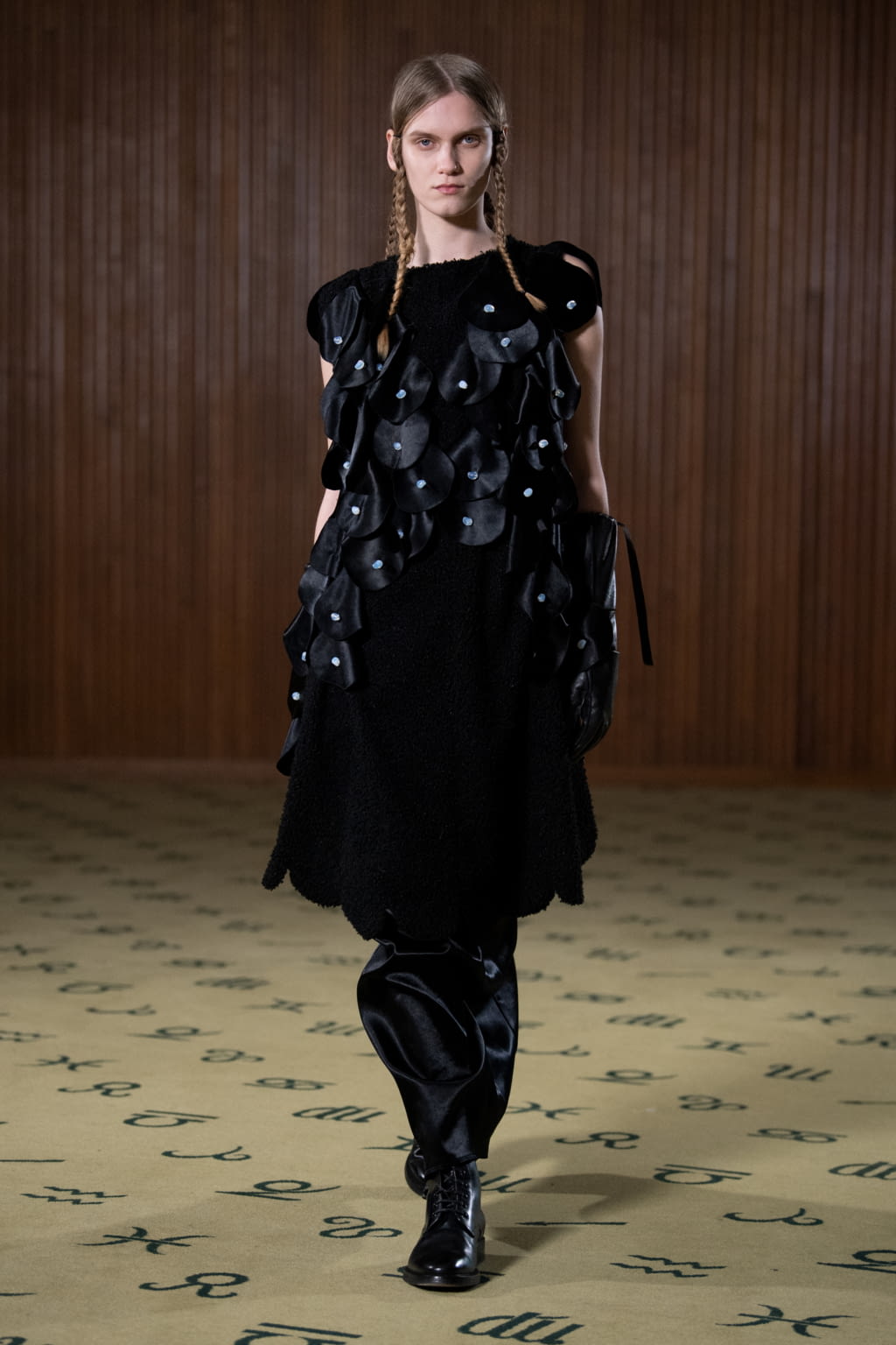 Fashion Week Paris Fall/Winter 2022 look 45 from the Namacheko collection menswear