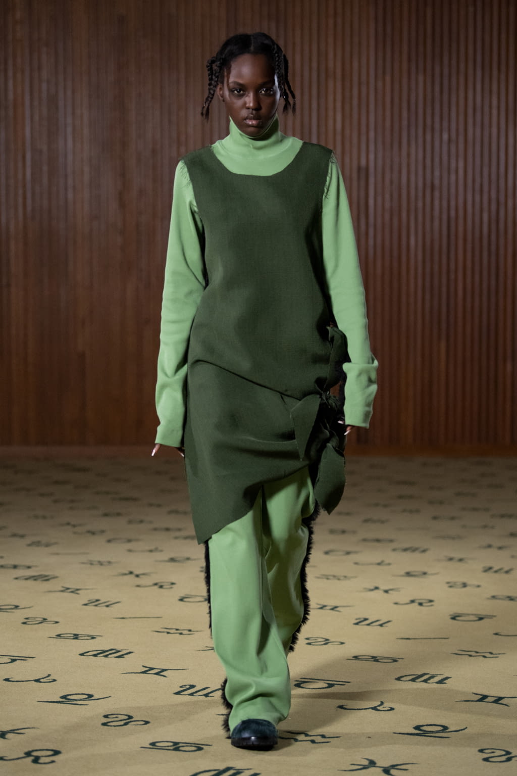 Fashion Week Paris Fall/Winter 2022 look 5 from the Namacheko collection menswear