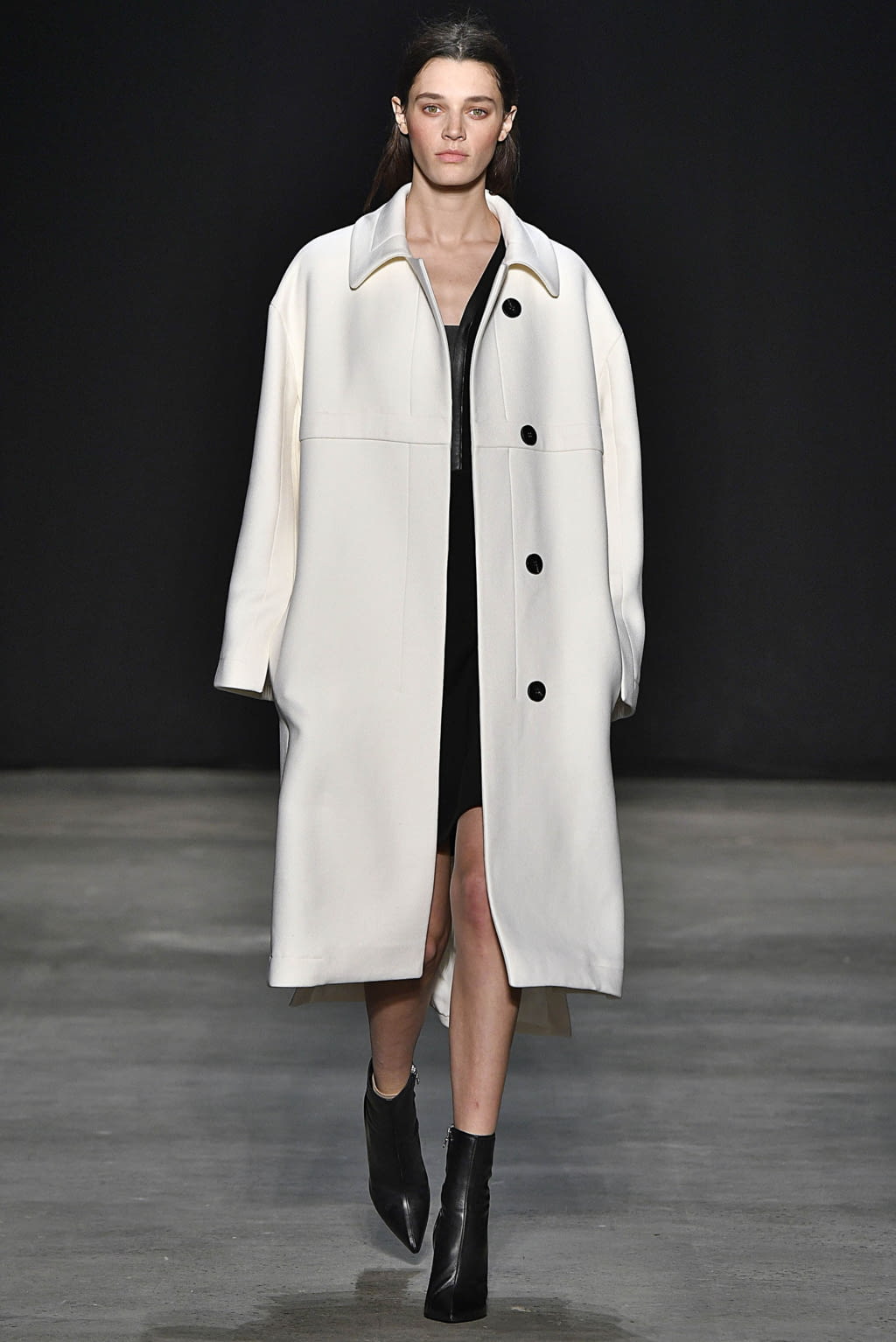 Fashion Week New York Fall/Winter 2017 look 14 from the Narciso Rodriguez collection womenswear