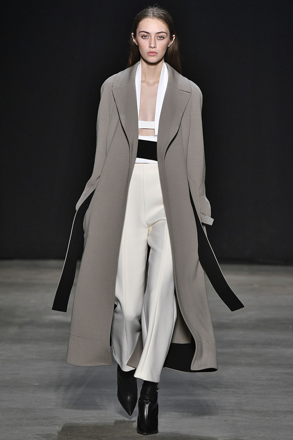 Fashion Week New York Fall/Winter 2017 look 25 from the Narciso Rodriguez collection 女装