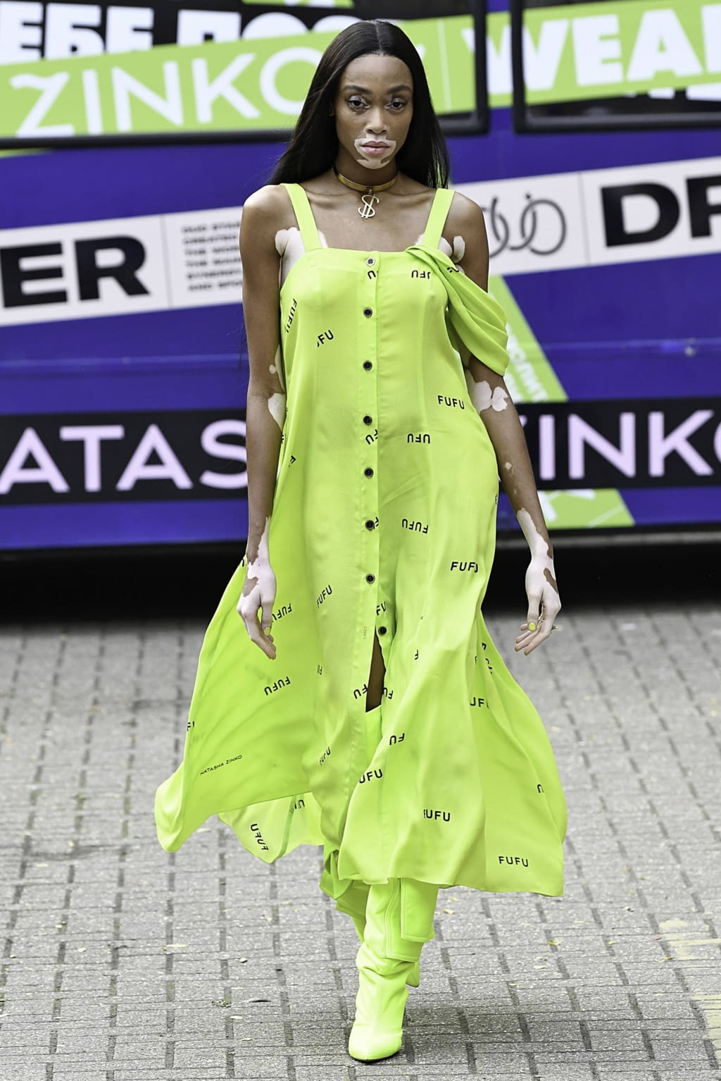 Fashion Week London Spring/Summer 2019 look 1 from the Natasha Zinko collection 女装