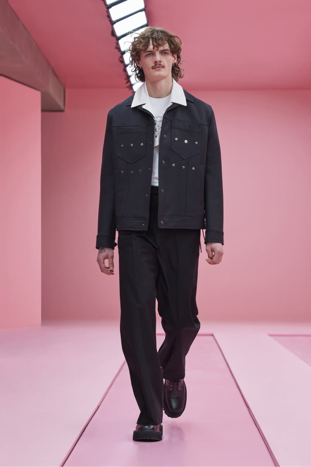 Fashion Week Milan Fall/Winter 2022 look 6 from the Neil Barrett collection 男装