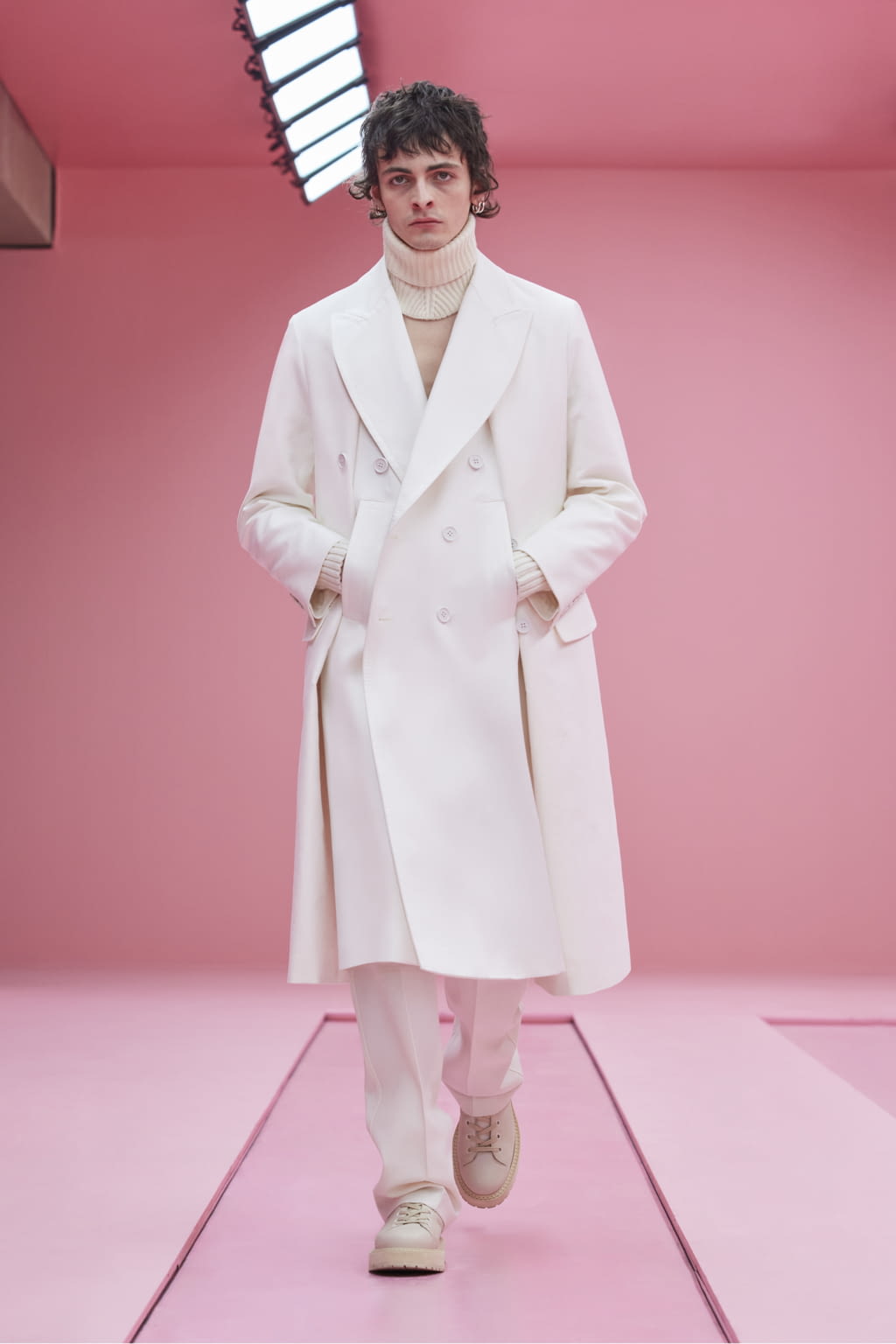 Fashion Week Milan Fall/Winter 2022 look 45 from the Neil Barrett collection menswear