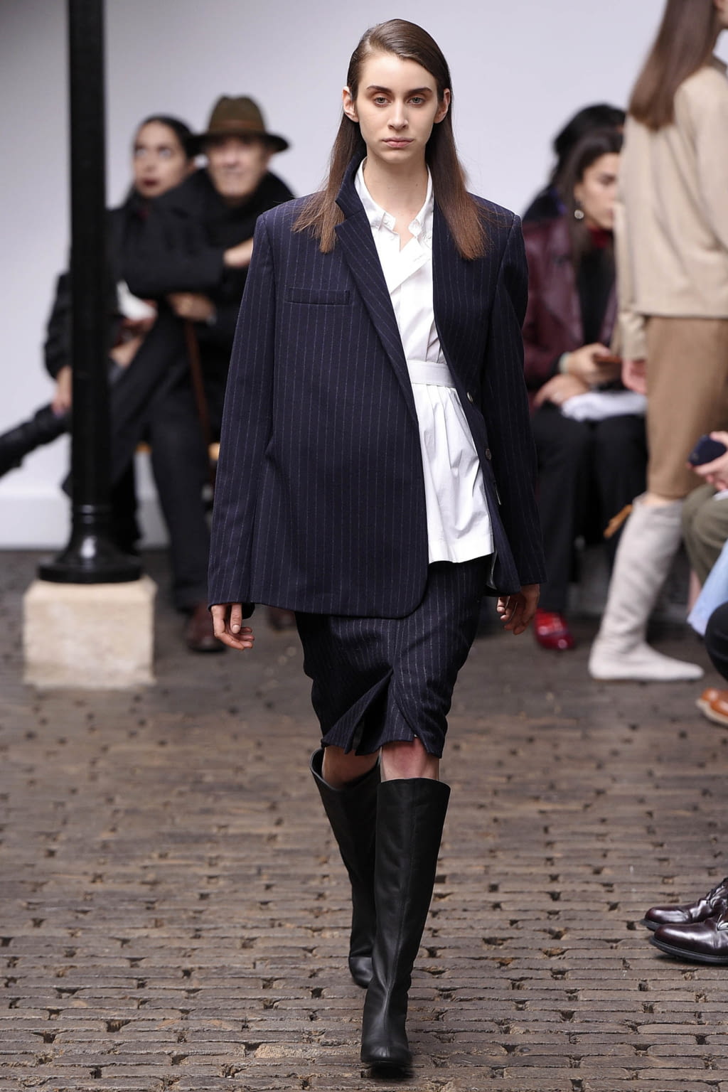 Fashion Week Paris Fall/Winter 2017 look 18 from the Nehera collection womenswear