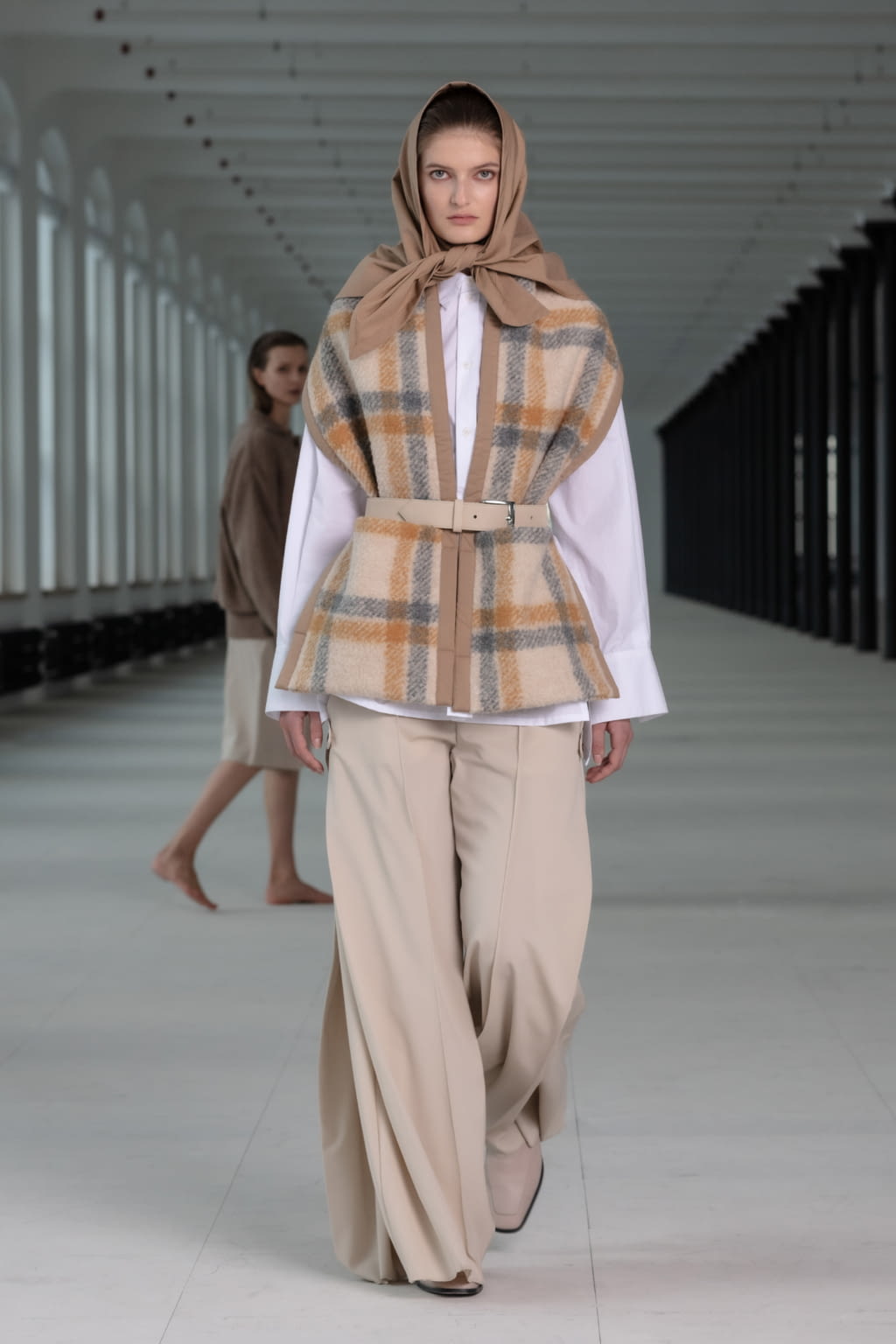 Fashion Week Paris Fall/Winter 2021 look 14 from the Nehera collection 女装