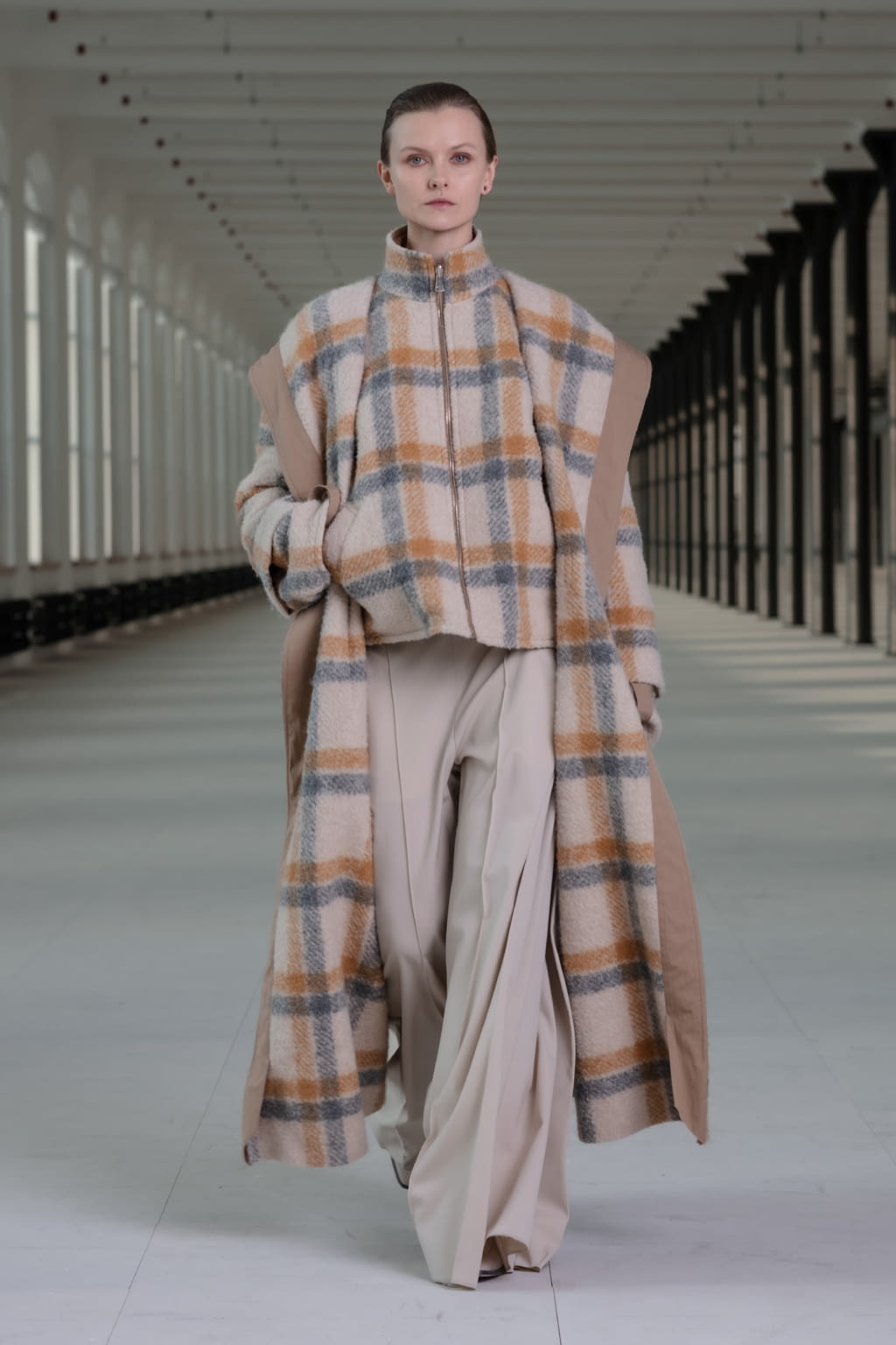 Fashion Week Paris Fall/Winter 2021 look 15 from the Nehera collection womenswear