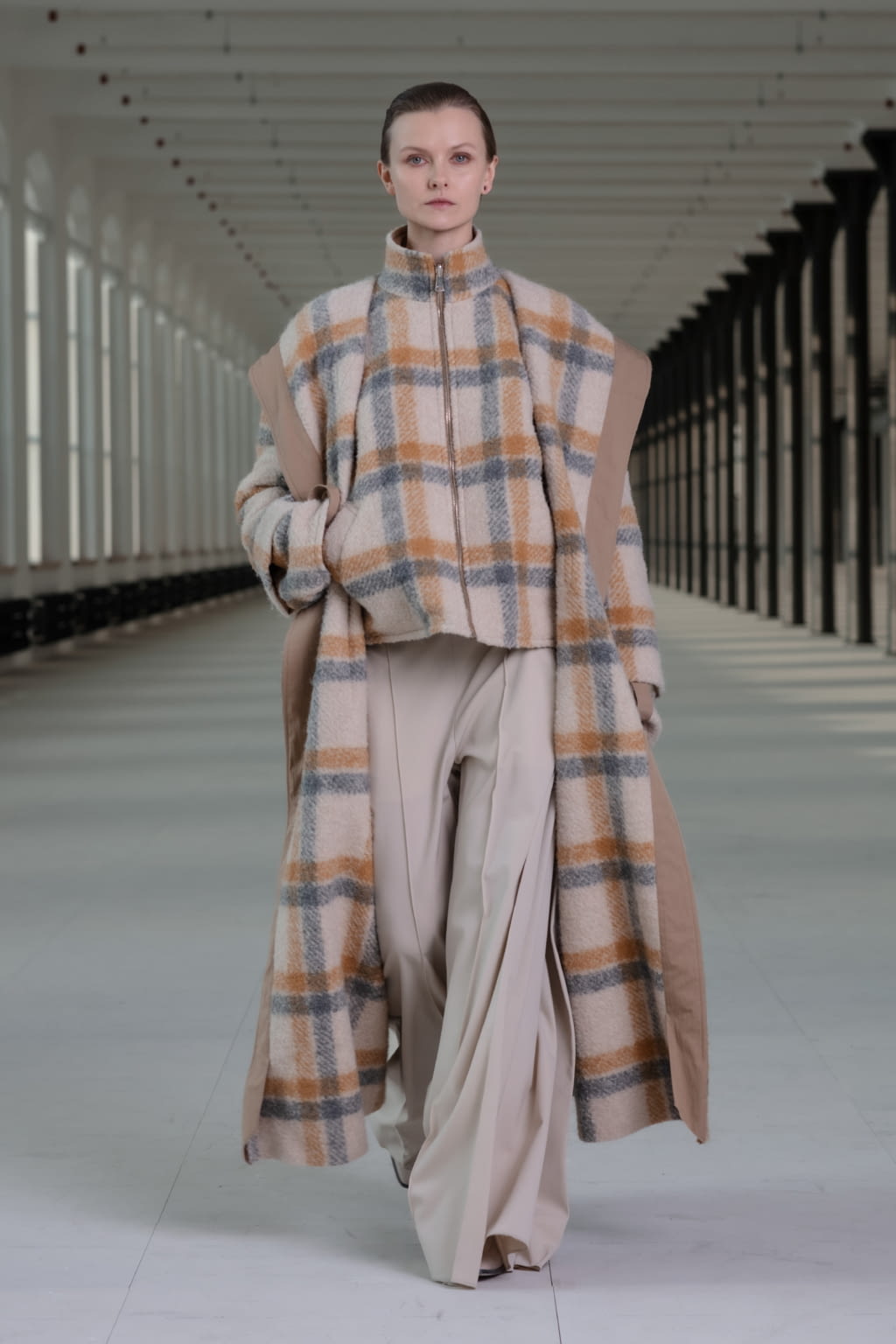 Fashion Week Paris Fall/Winter 2021 look 15 from the Nehera collection 女装
