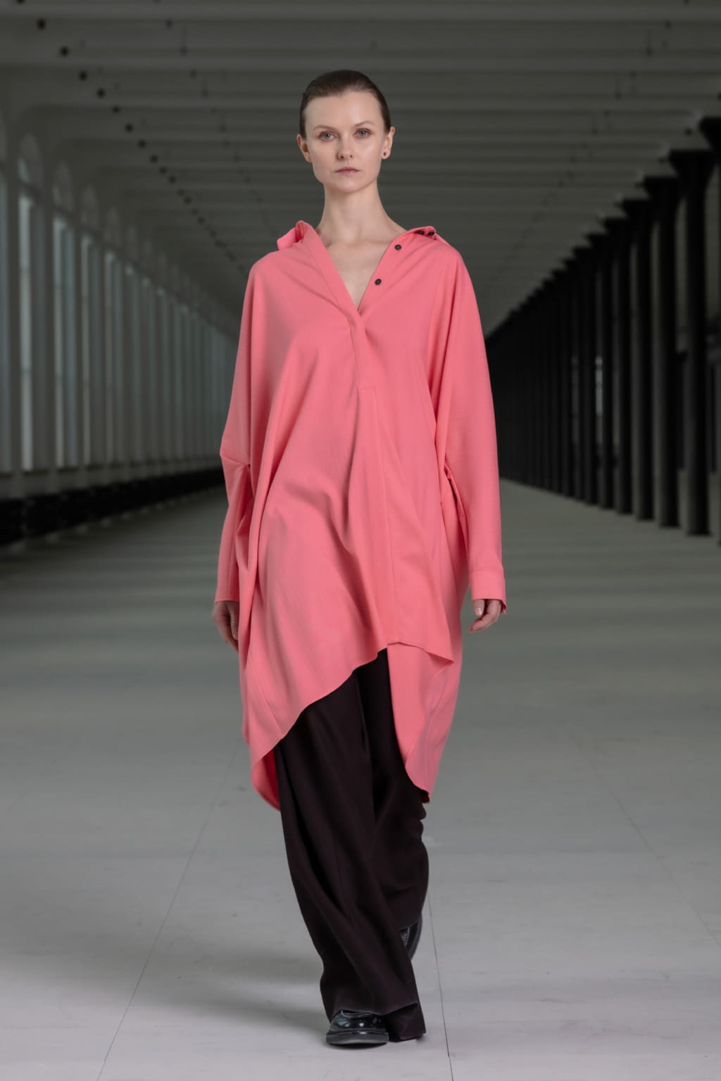 Fashion Week Paris Fall/Winter 2021 look 20 from the Nehera collection 女装