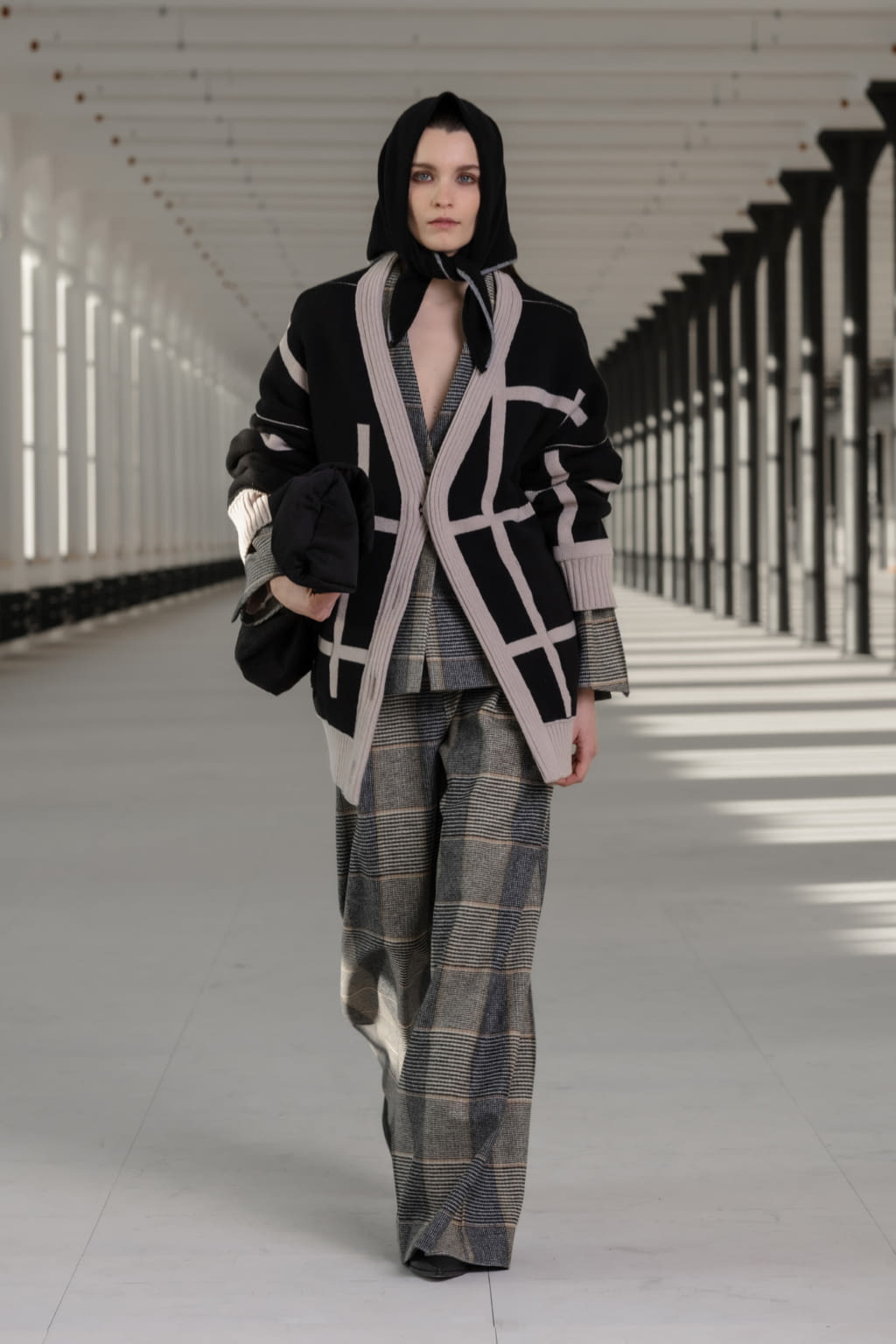 Fashion Week Paris Fall/Winter 2021 look 31 from the Nehera collection 女装