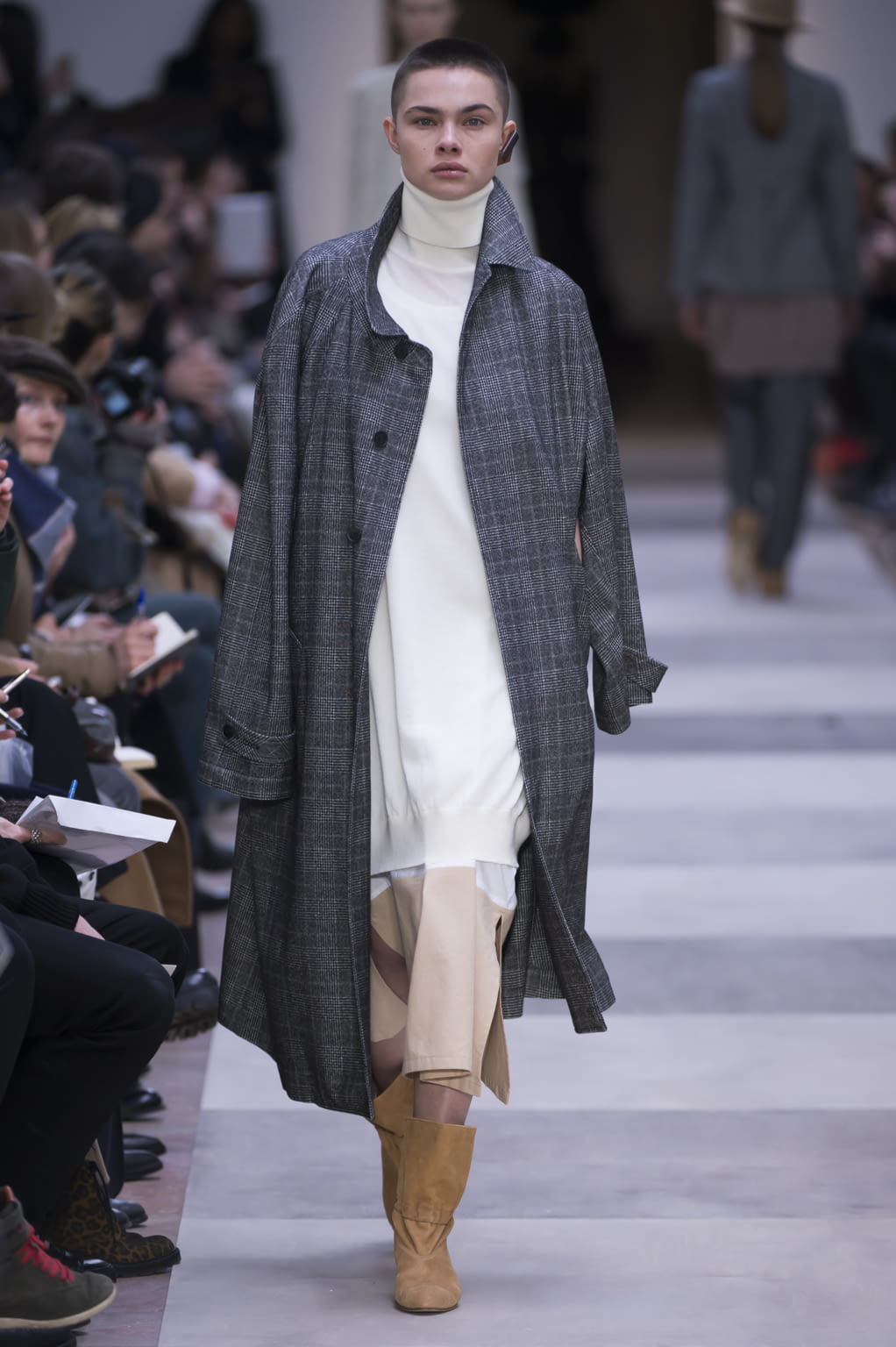 Fashion Week Paris Fall/Winter 2016 look 14 from the Nehera collection 女装