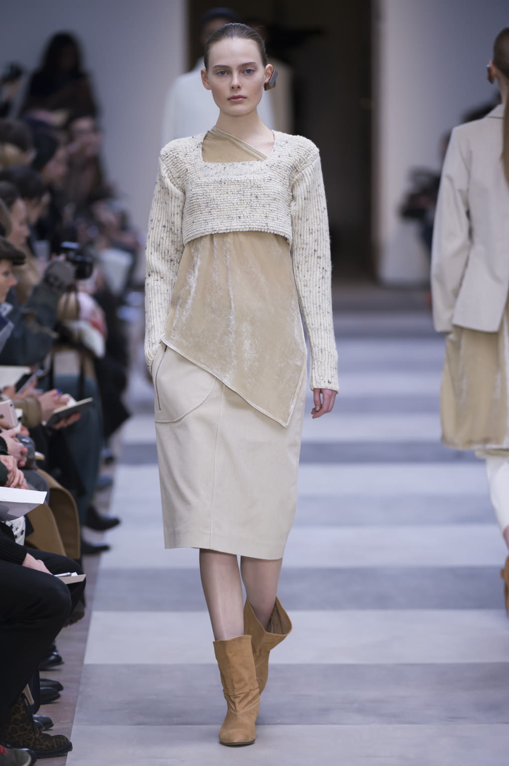 Fashion Week Paris Fall/Winter 2016 look 3 de la collection Nehera womenswear