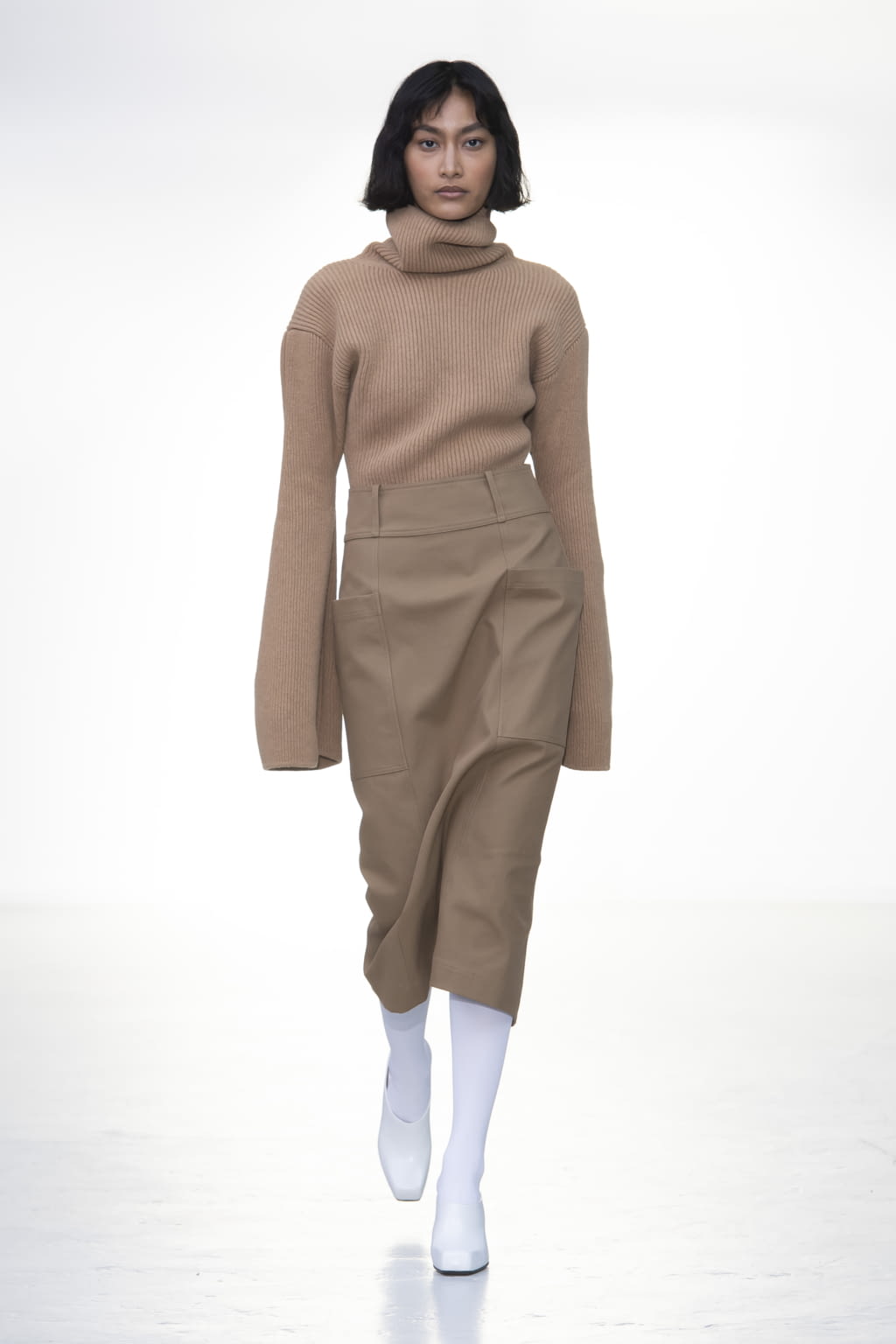 Fashion Week Paris Fall/Winter 2019 look 11 de la collection Nehera womenswear