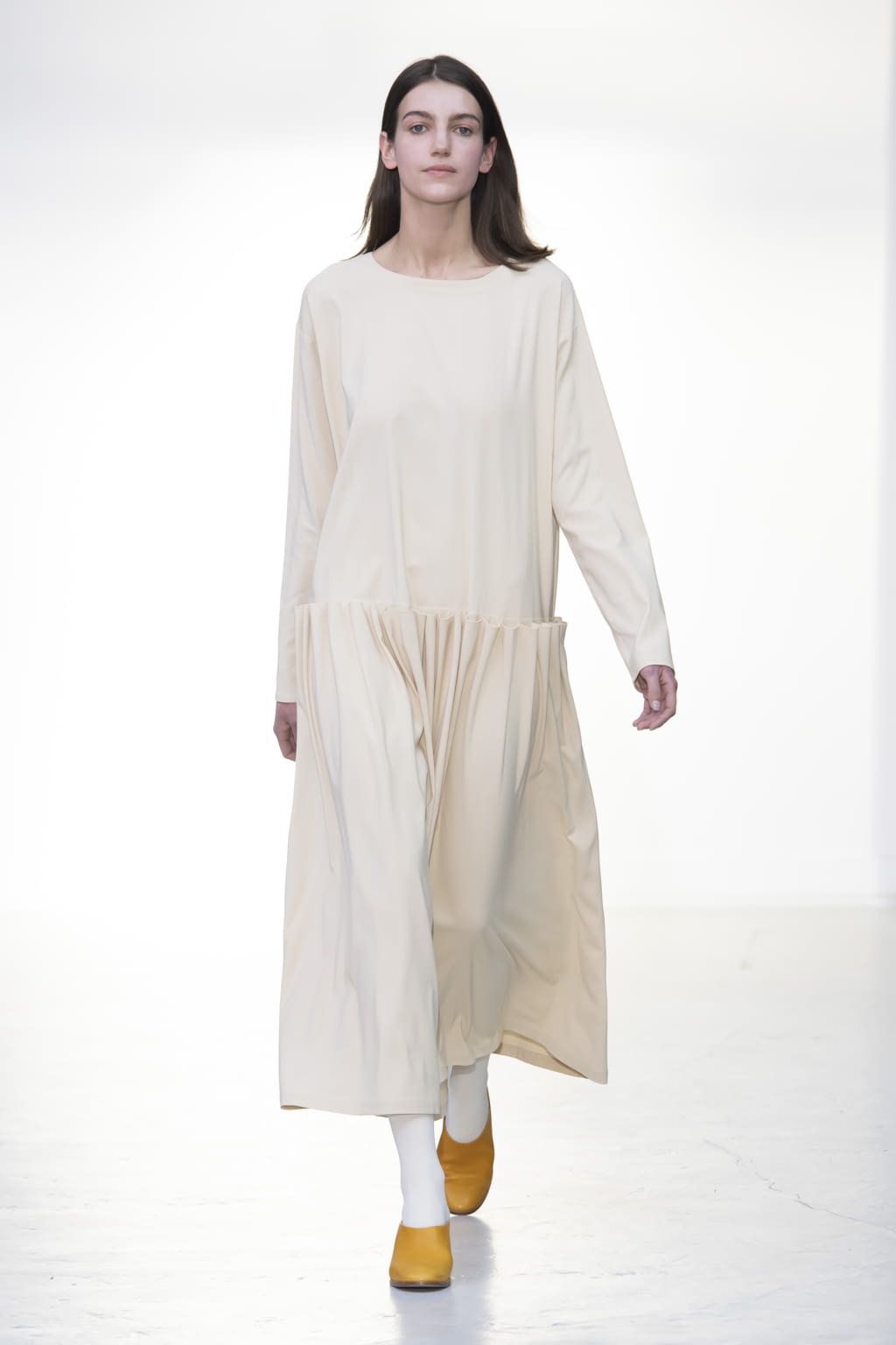Fashion Week Paris Fall/Winter 2019 look 14 from the Nehera collection womenswear