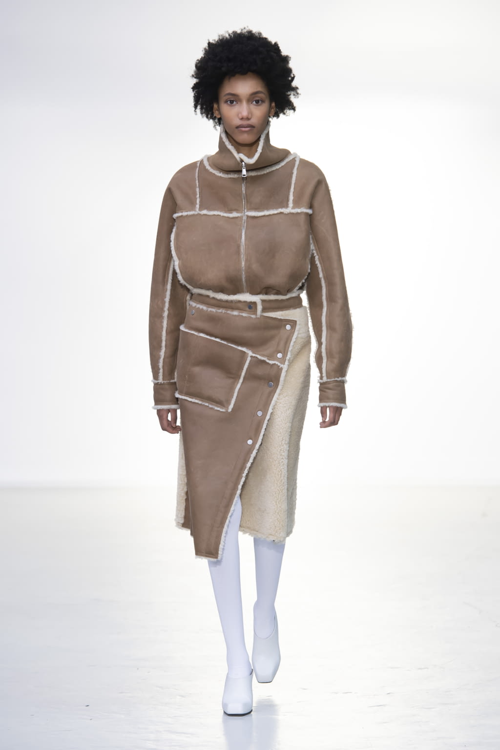 Fashion Week Paris Fall/Winter 2019 look 23 from the Nehera collection womenswear