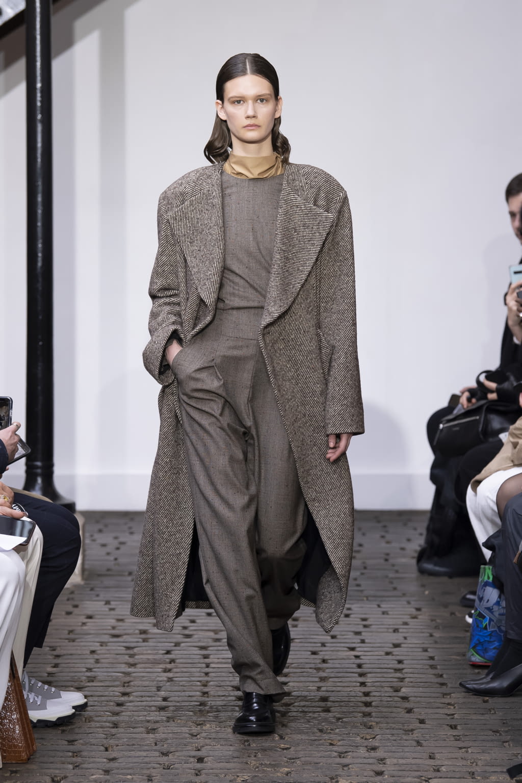 Fashion Week Paris Fall/Winter 2020 look 1 de la collection Nehera womenswear